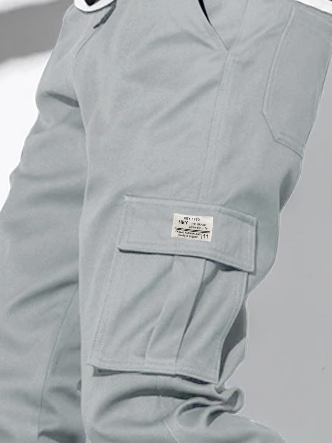 Manfinity Hypemode Men Letter Patched Flap Pocket Cargo Pants