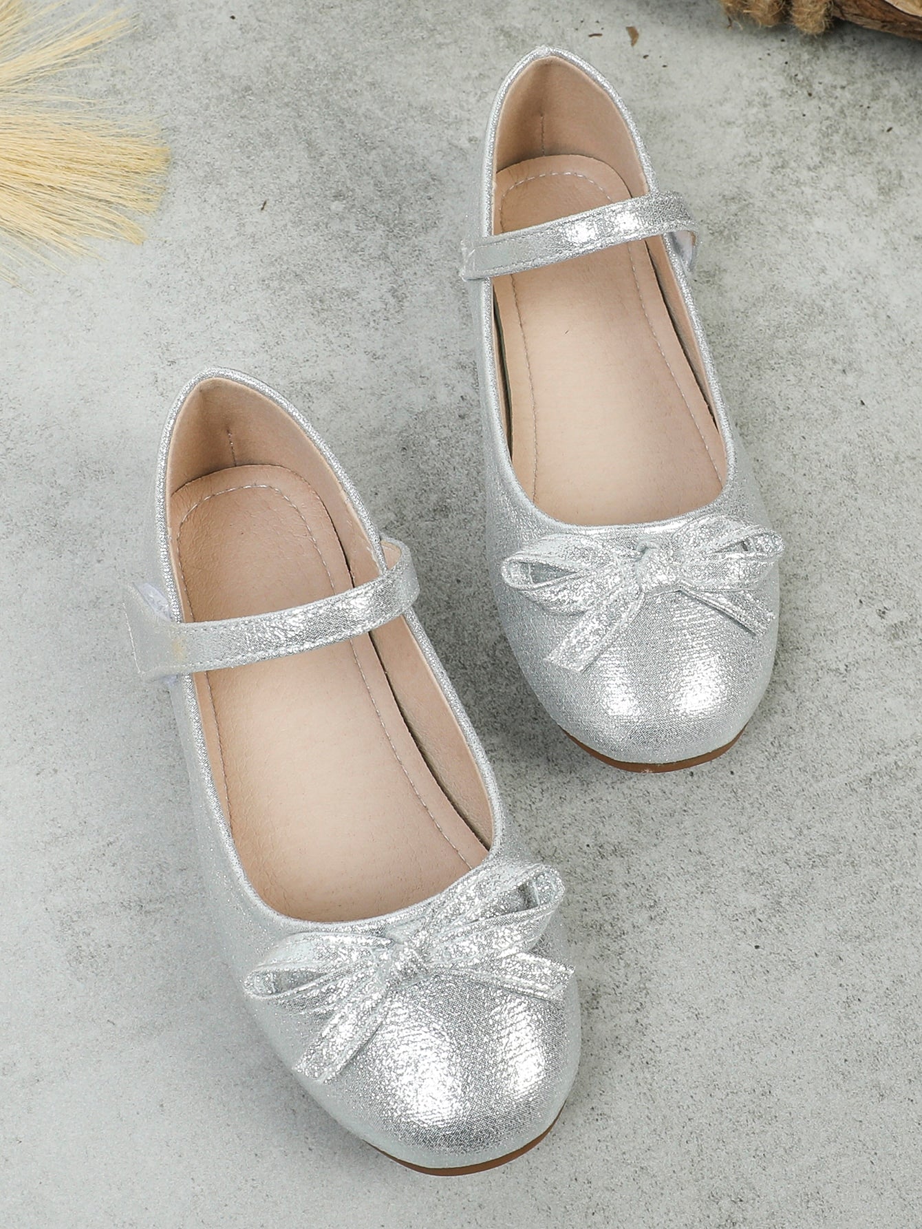 Girls Metallic Bow Decor Mary Jane Flats