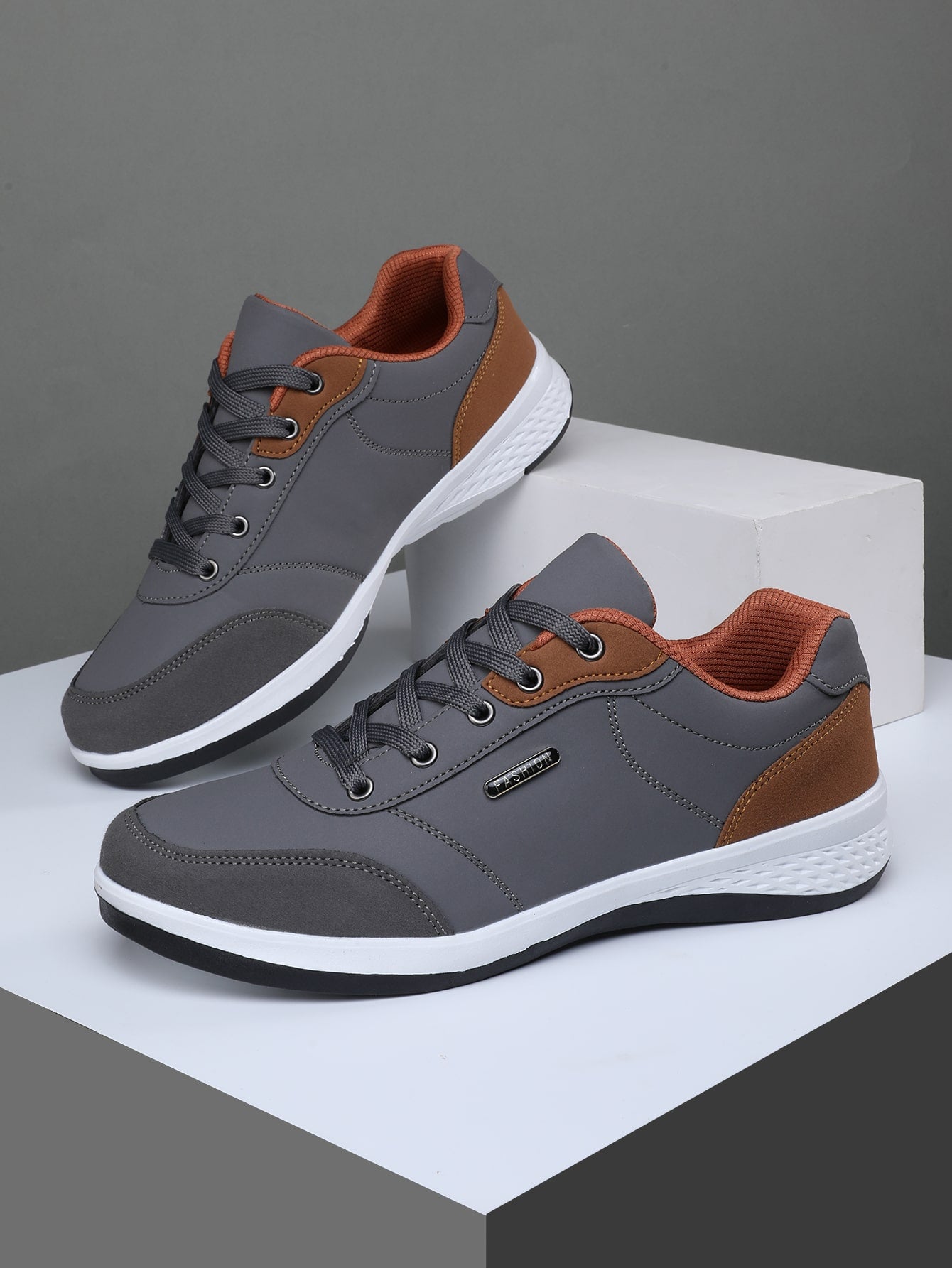 2024 Spring Summer Bestseller Men's Anti-Skid Wear-Resistant Fashionable Casual Sports Walking Shoes