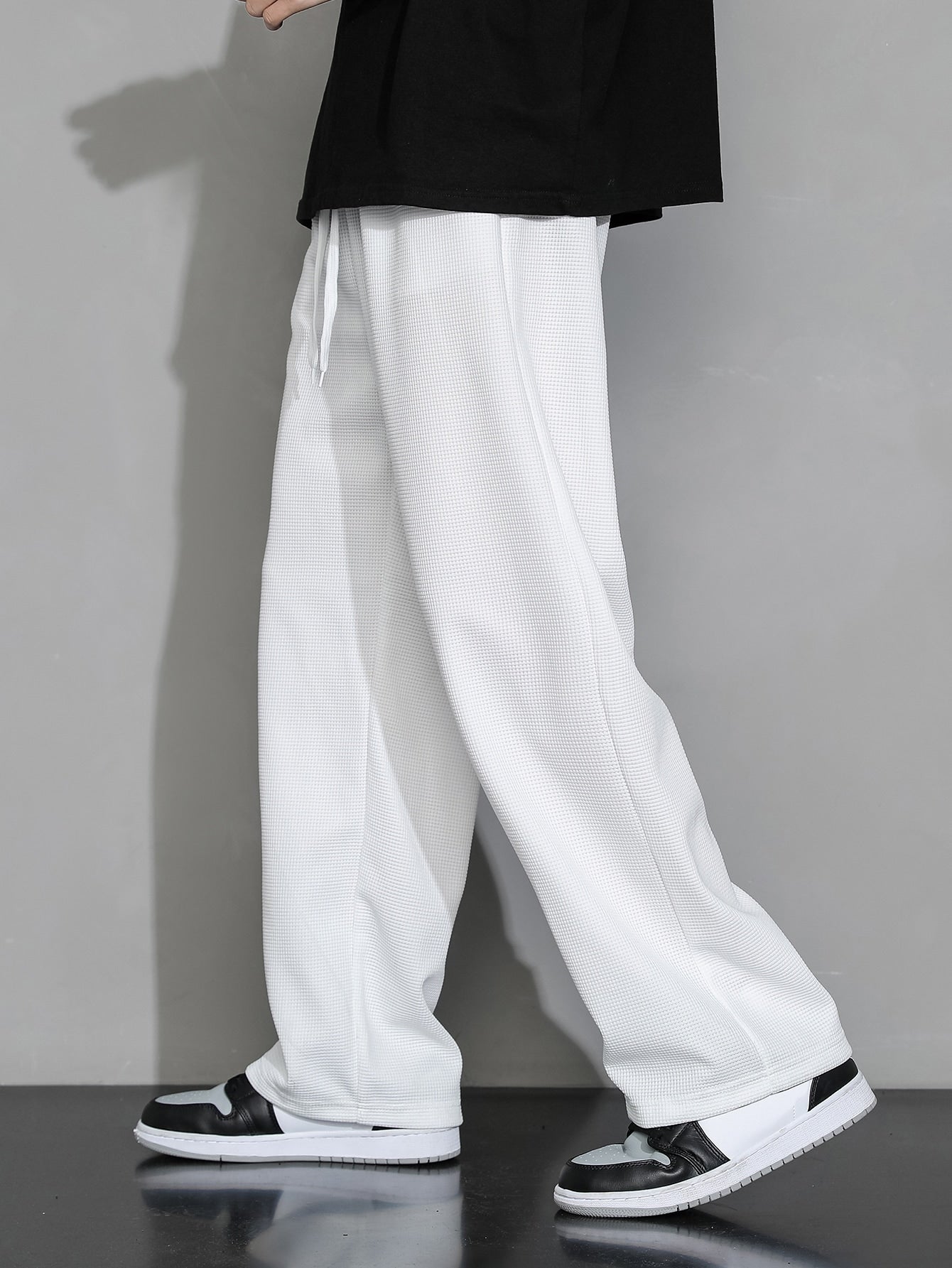 Men Drawstring Waist Straight Leg Pants