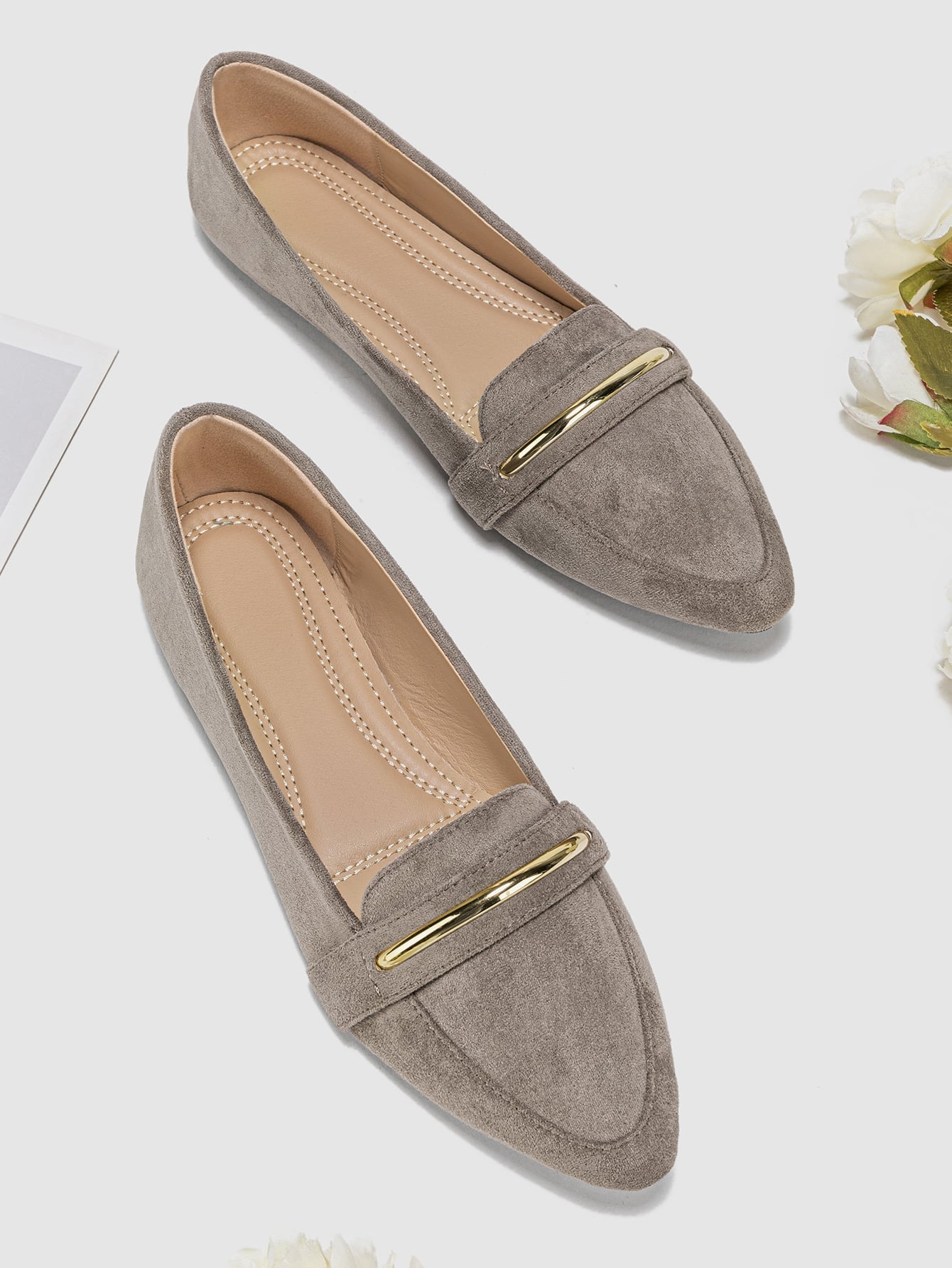 Women Metallic Detail Slip On Flats, Fashionable Outdoor Faux Suede Loafer Flats