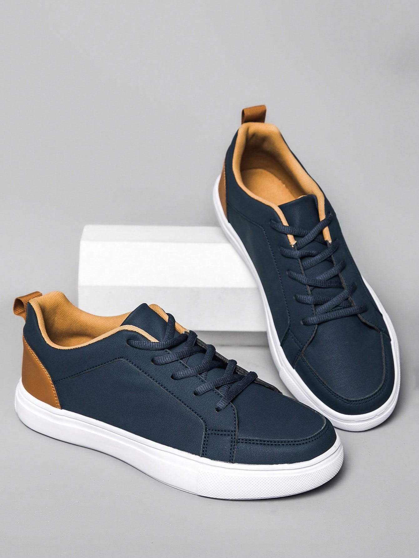 Men's Casual Lace-Up Sports Running Skateboarding Shoes For All Seasons