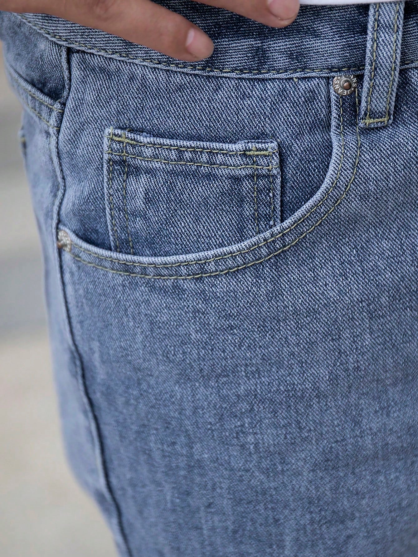 Men Slant Pocket Straight Leg Jeans