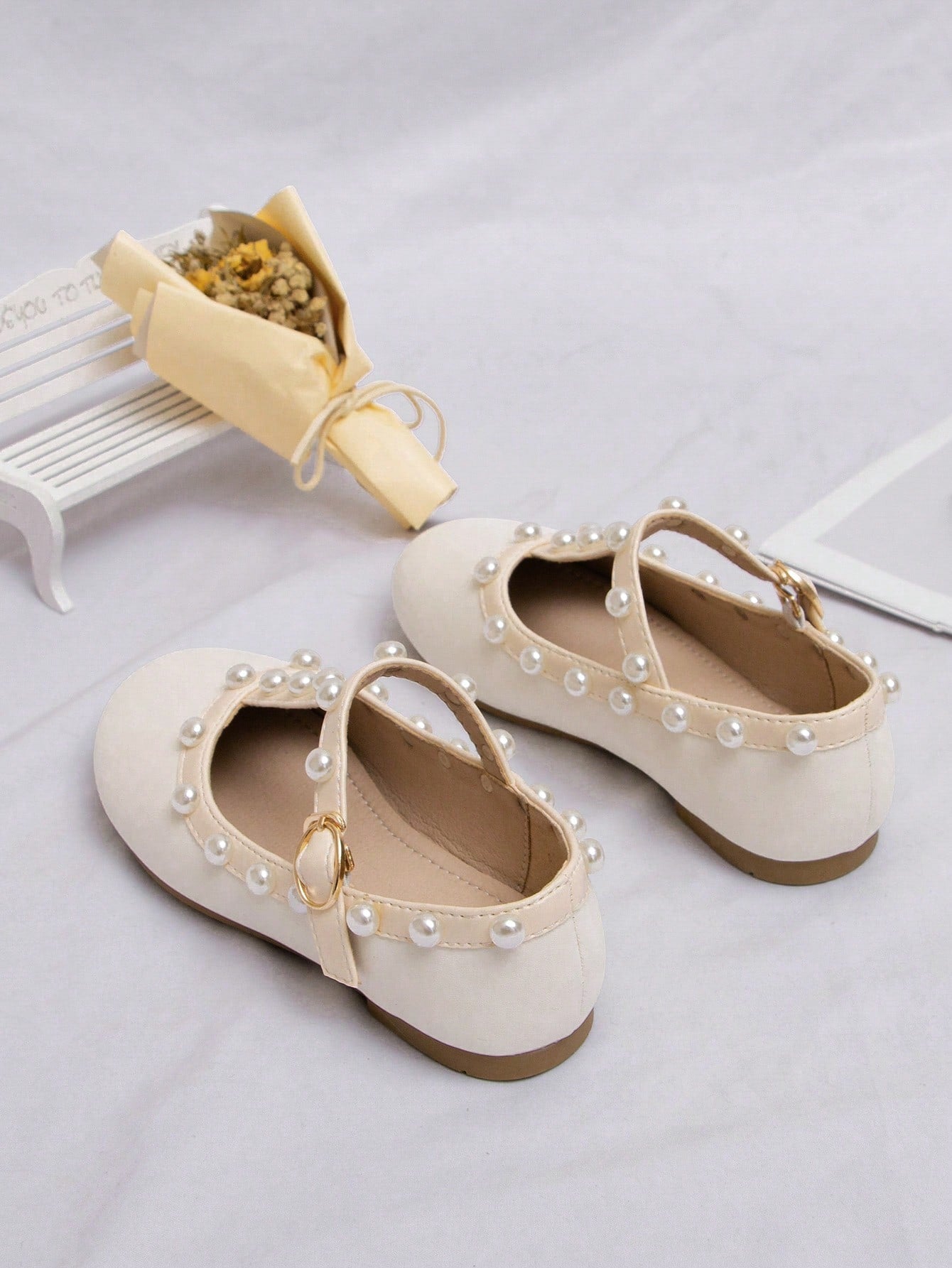 Girls Faux Pearl Decor T-strap Fashionable Mary Jane Flats For Outdoor