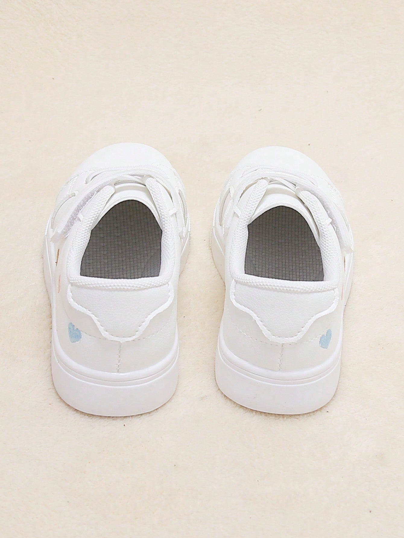 Girls Heart Embroidery Hook-and-loop Fastener Skate Shoes