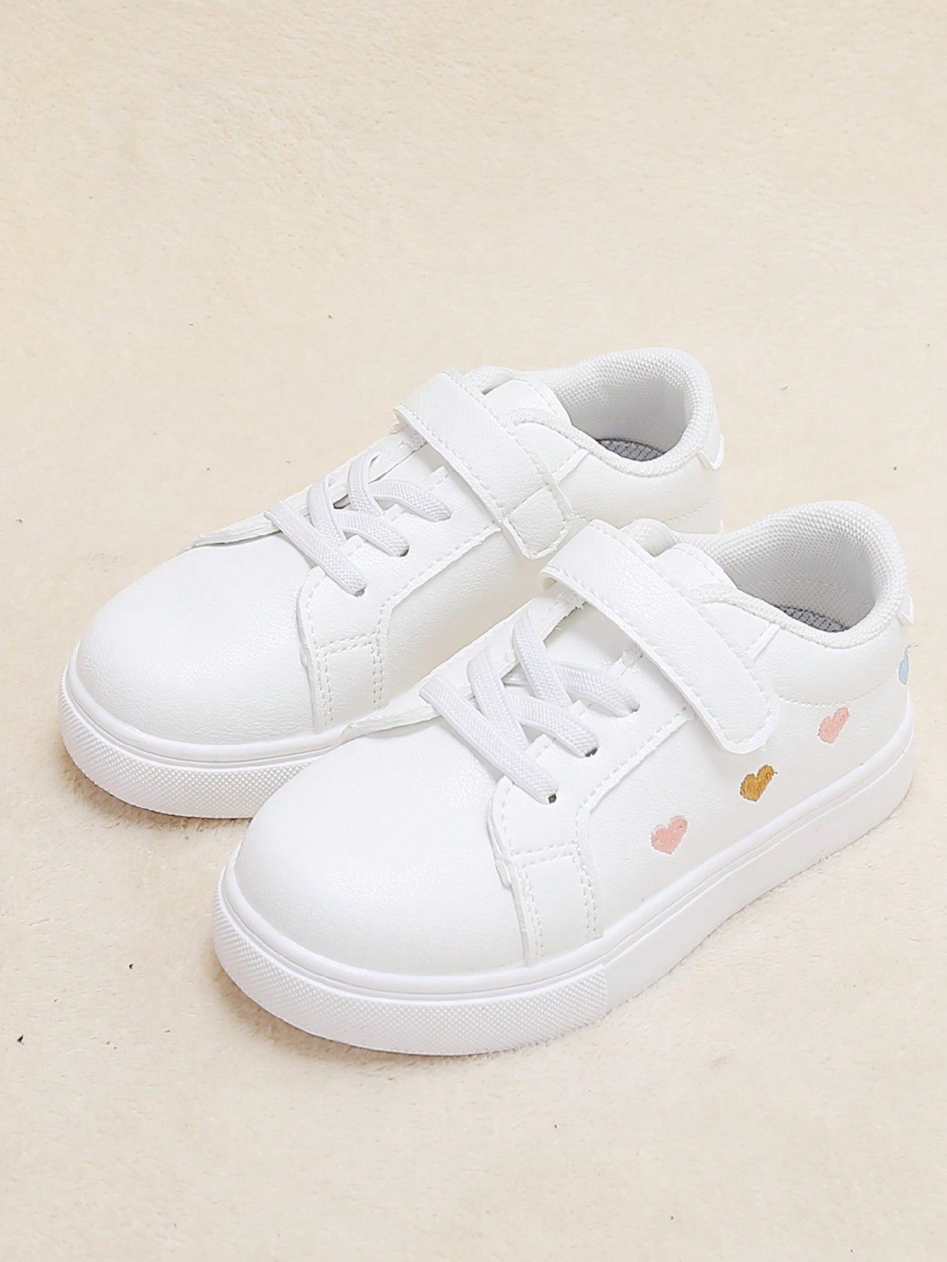 Girls Heart Embroidery Hook-and-loop Fastener Skate Shoes