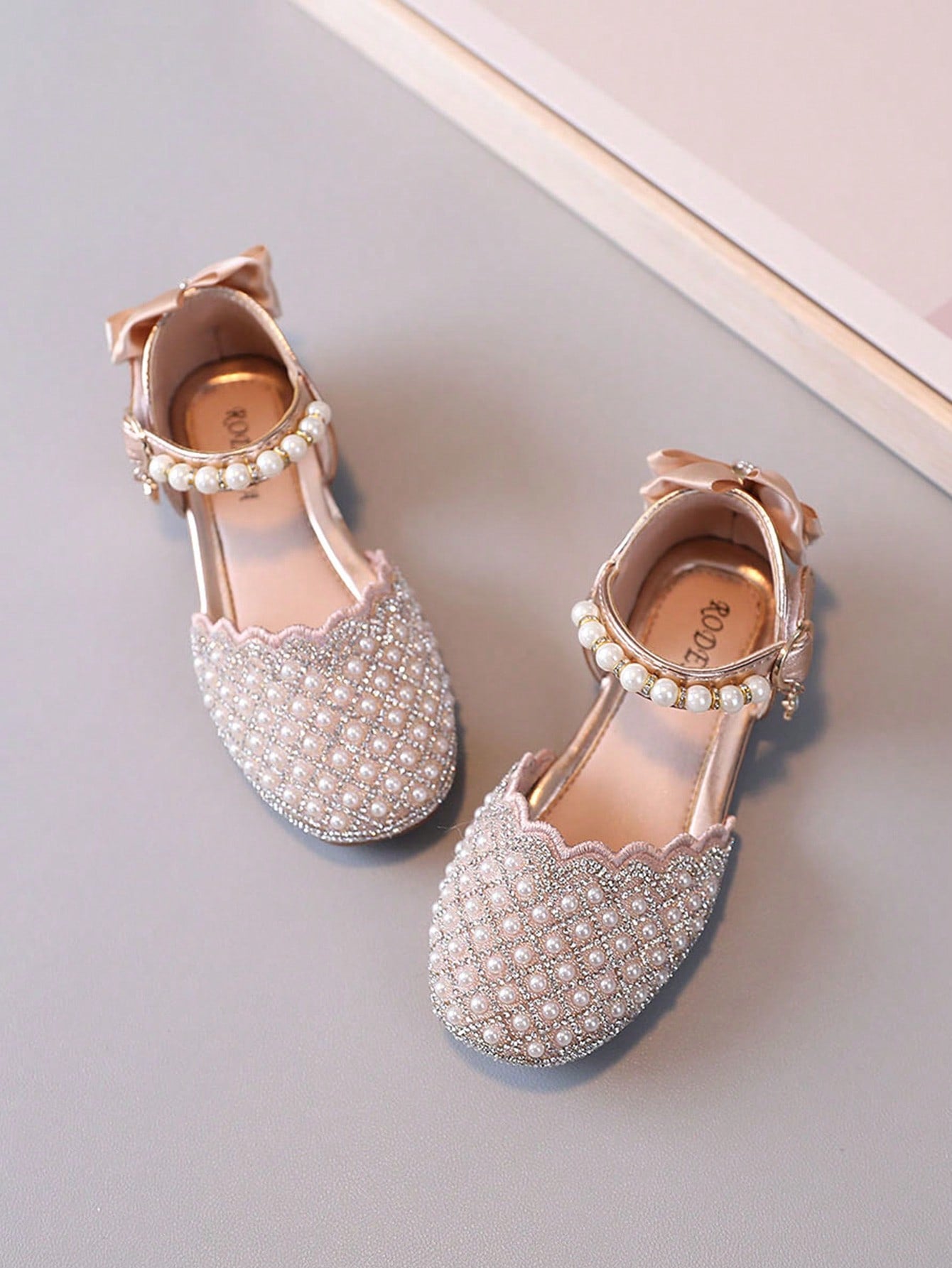 1pair Princess Style Girls' Pearl Decoration Peep Toe Sandals For Summer