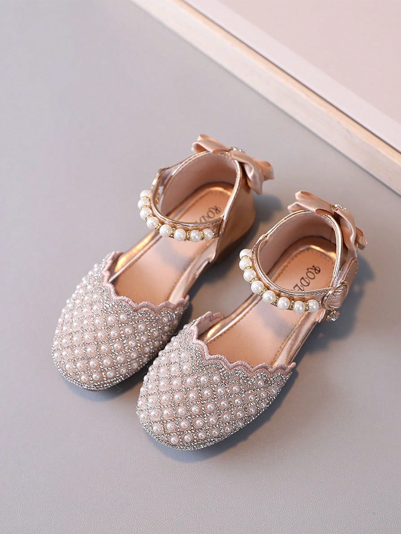 1pair Princess Style Girls' Pearl Decoration Peep Toe Sandals For Summer