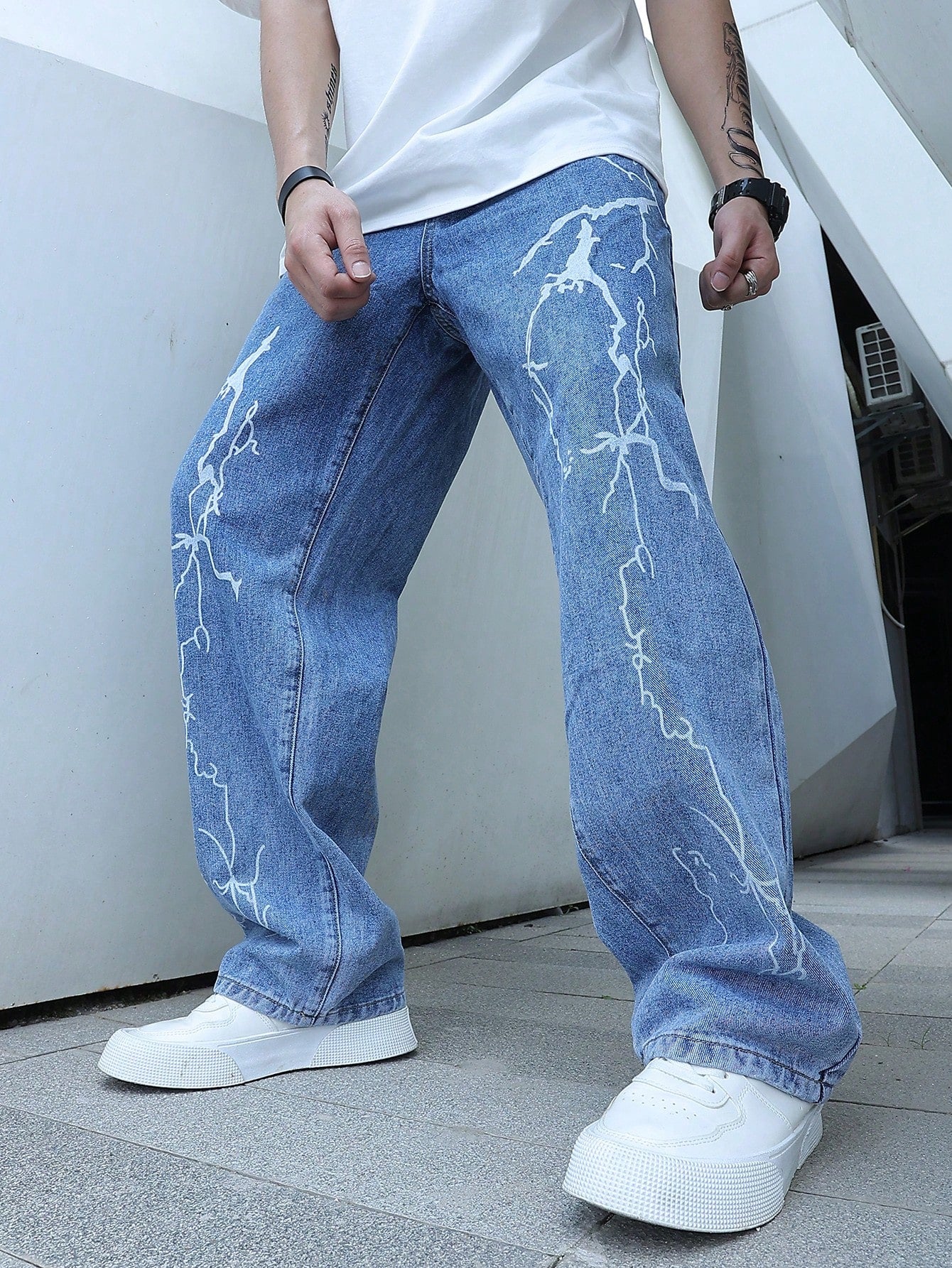 Manfinity Men Lightning Print Straight Leg Jeans