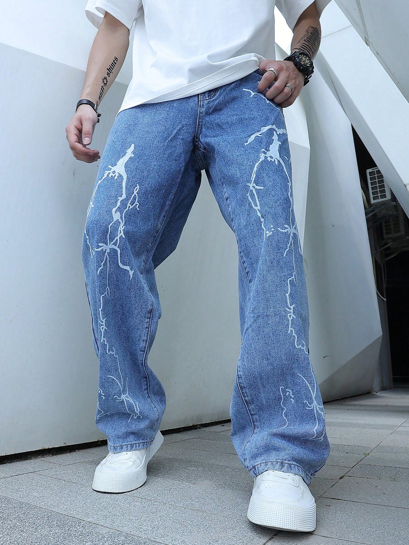 Manfinity Men Lightning Print Straight Leg Jeans