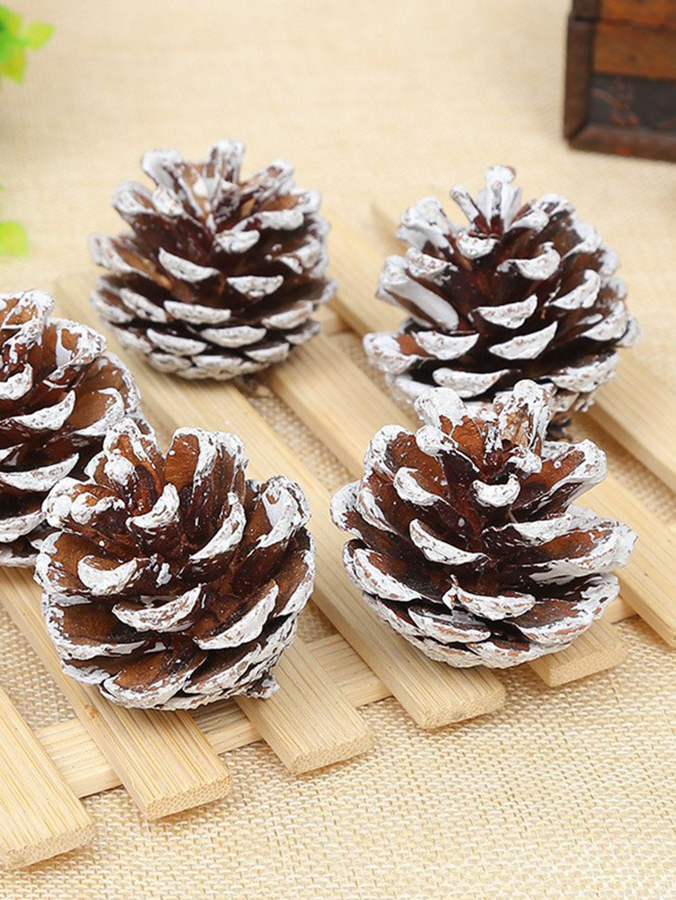 9pcs/Pack Christmas Tree Decoration Pine Cone Pendant Diy Pine Tree Atmosphere Hanging Ornaments, White