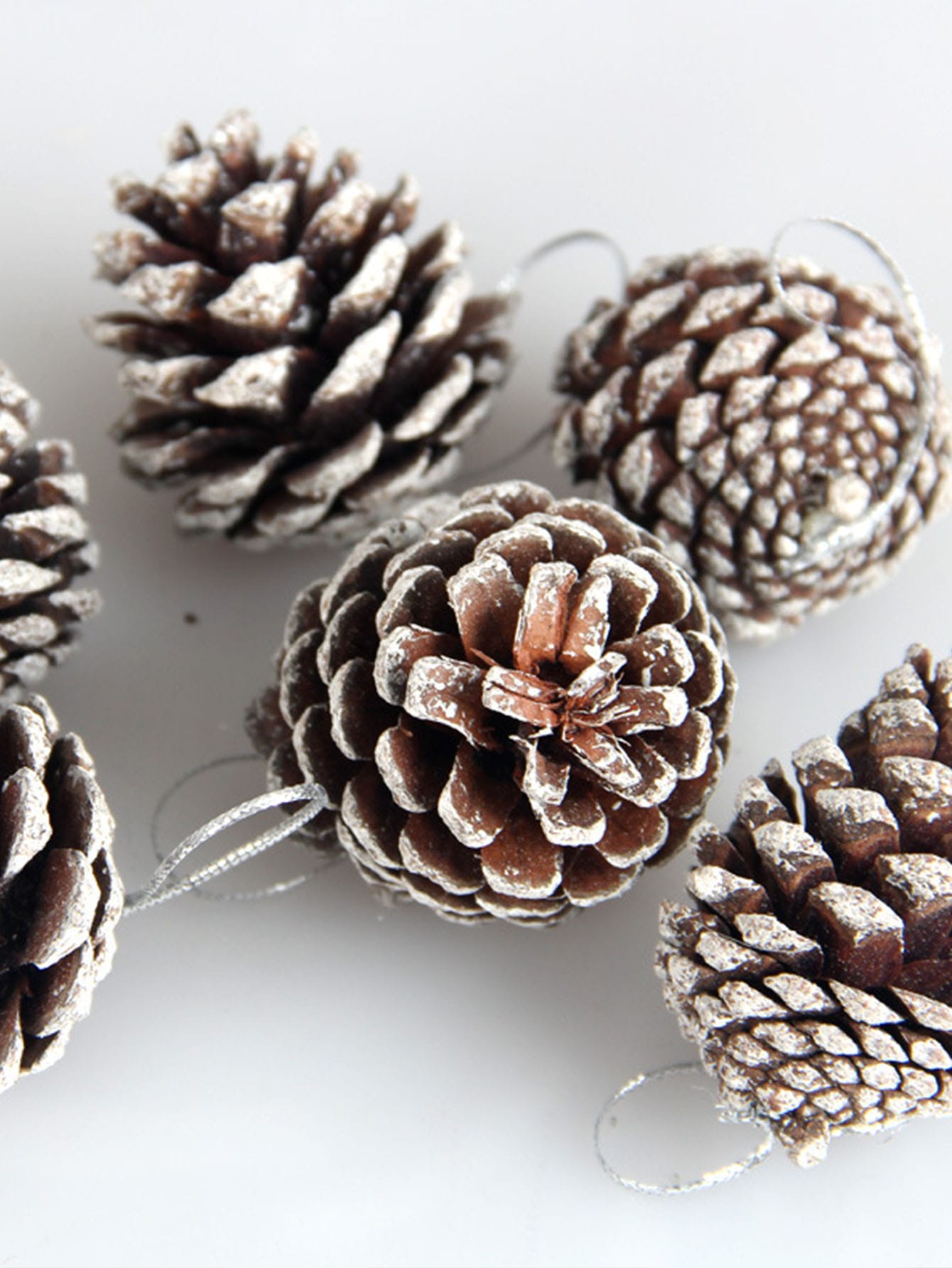 9pcs/Pack Christmas Tree Decoration Pine Cone Pendant Diy Pine Tree Atmosphere Hanging Ornaments, White