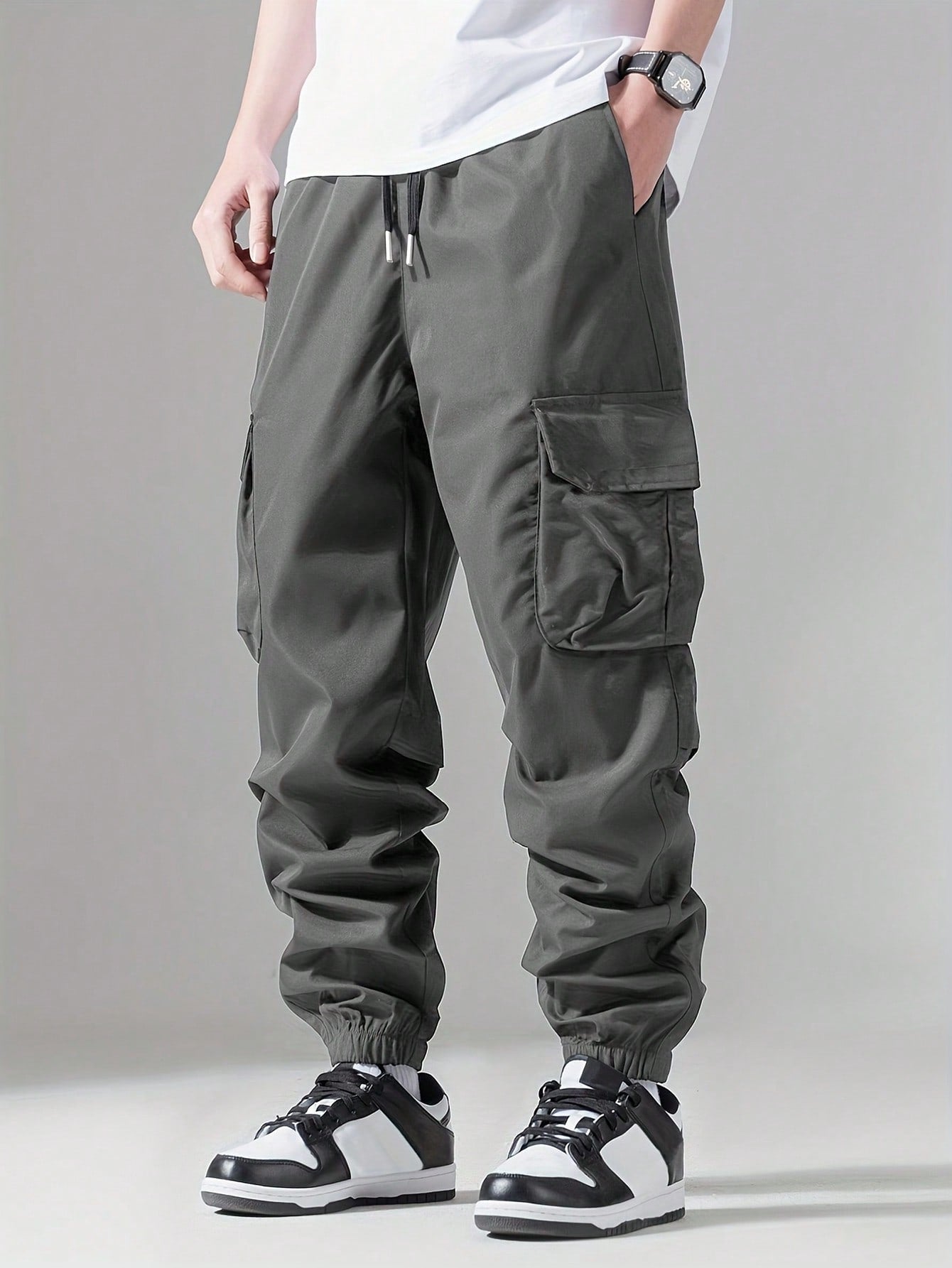 Men Flap Pocket Side Drawstring Waist Cargo Pants