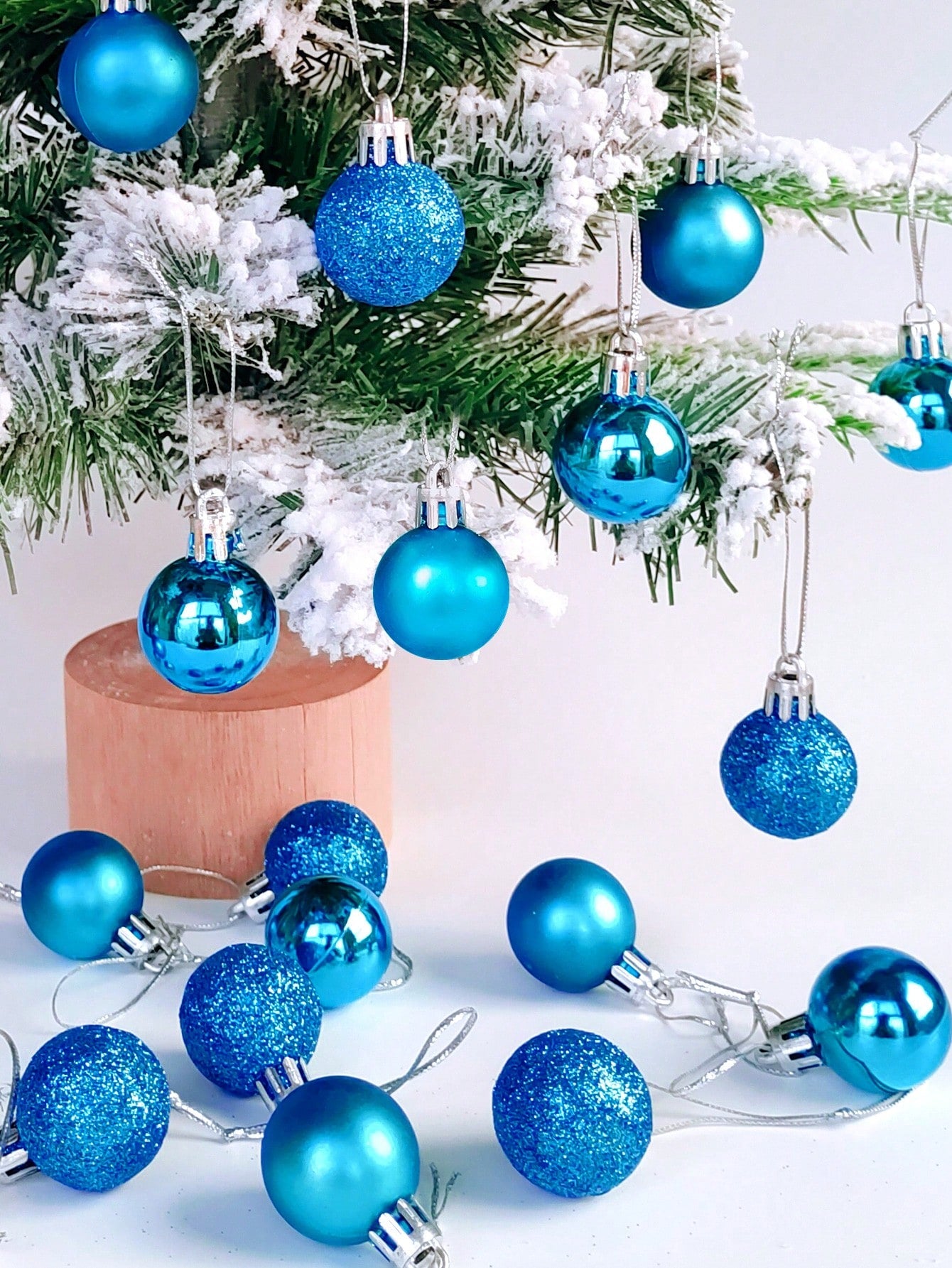 24pcs Blue Christmas Ball Ornament Set, Christmas Tree Decoration Hanging Pendants For Holiday Parties, Wreaths,Christmas