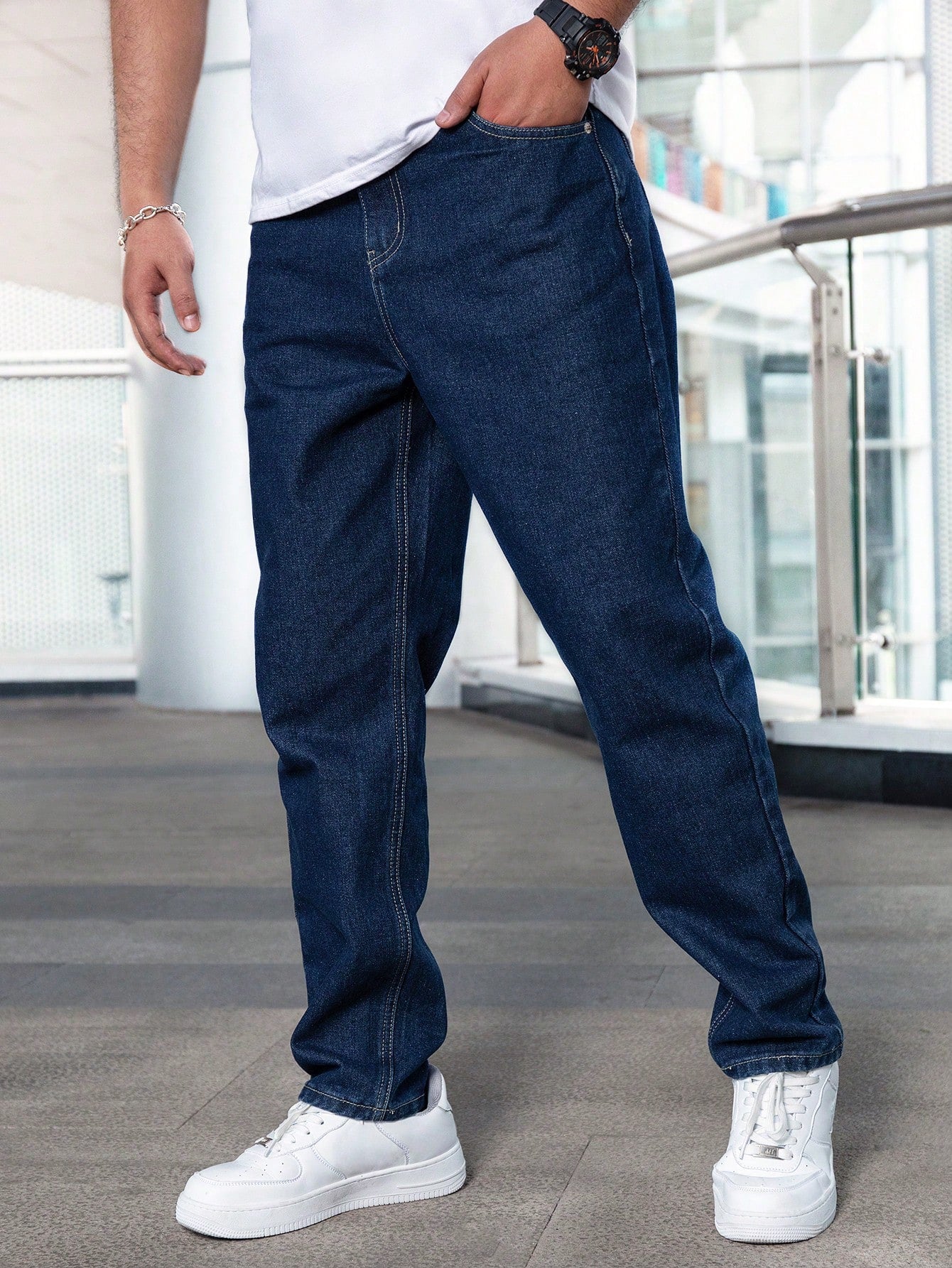 Men Slant Pocket Straight Leg Jeans