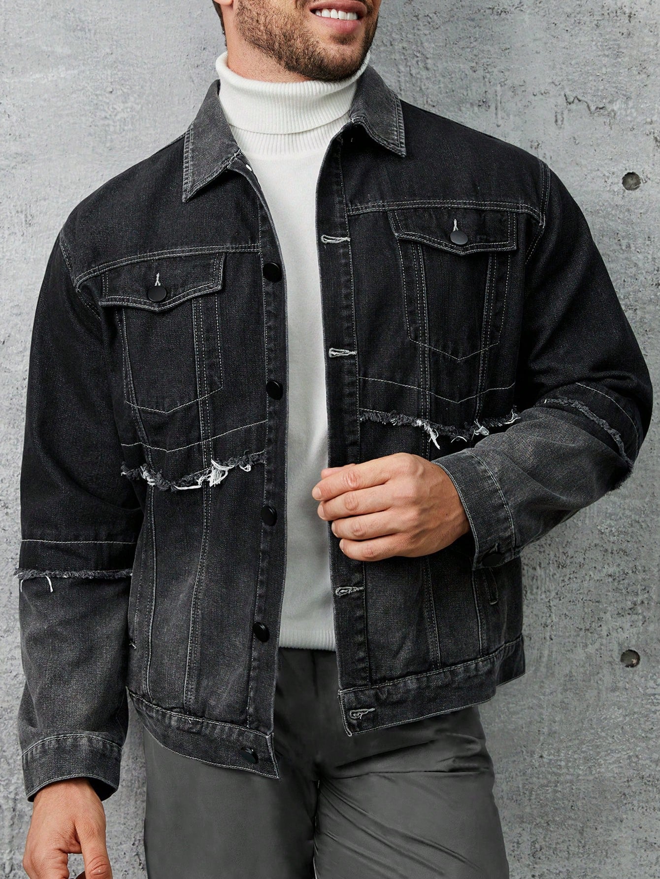 Manfinity LEGND Oversize Men's Frayed Trim Flap Pocket Detail Denim Jacket