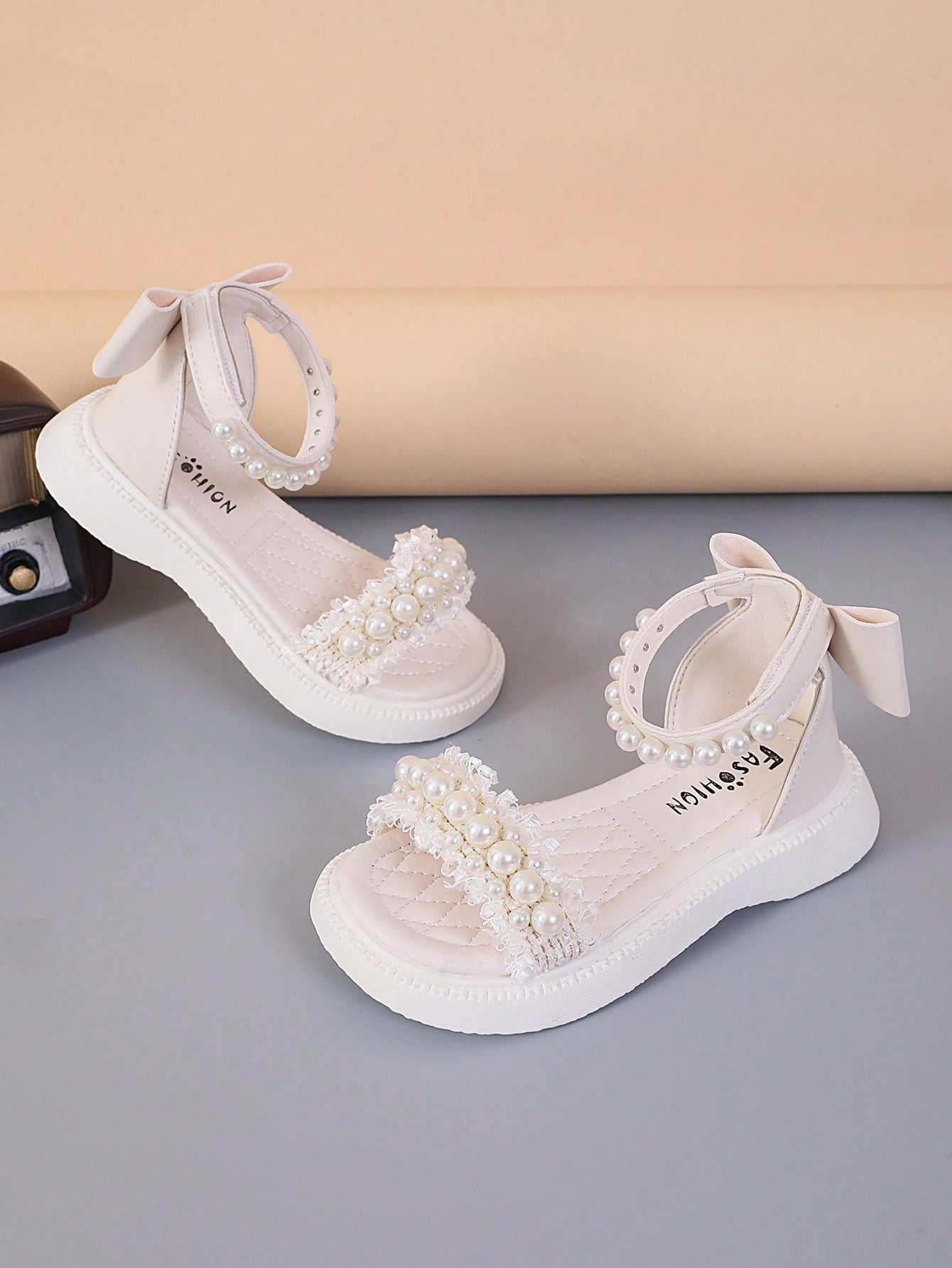 1 Pair Girls Children Comfortable Floral Bow Decor Princess Party Flat Lace-Up Open-Toe Sandals Suitable For Summer