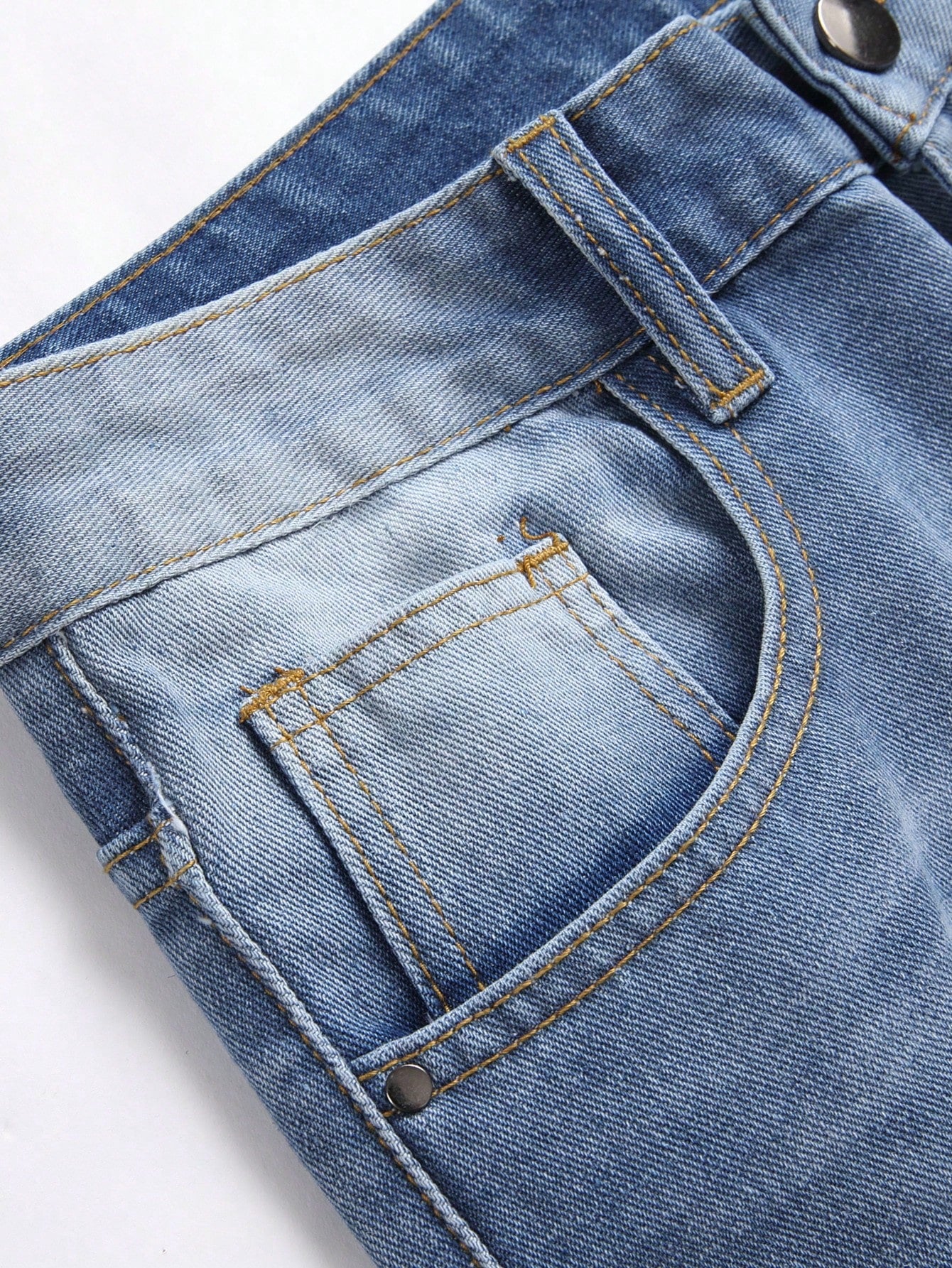 Men Ripped Frayed Bleach Wash Jeans