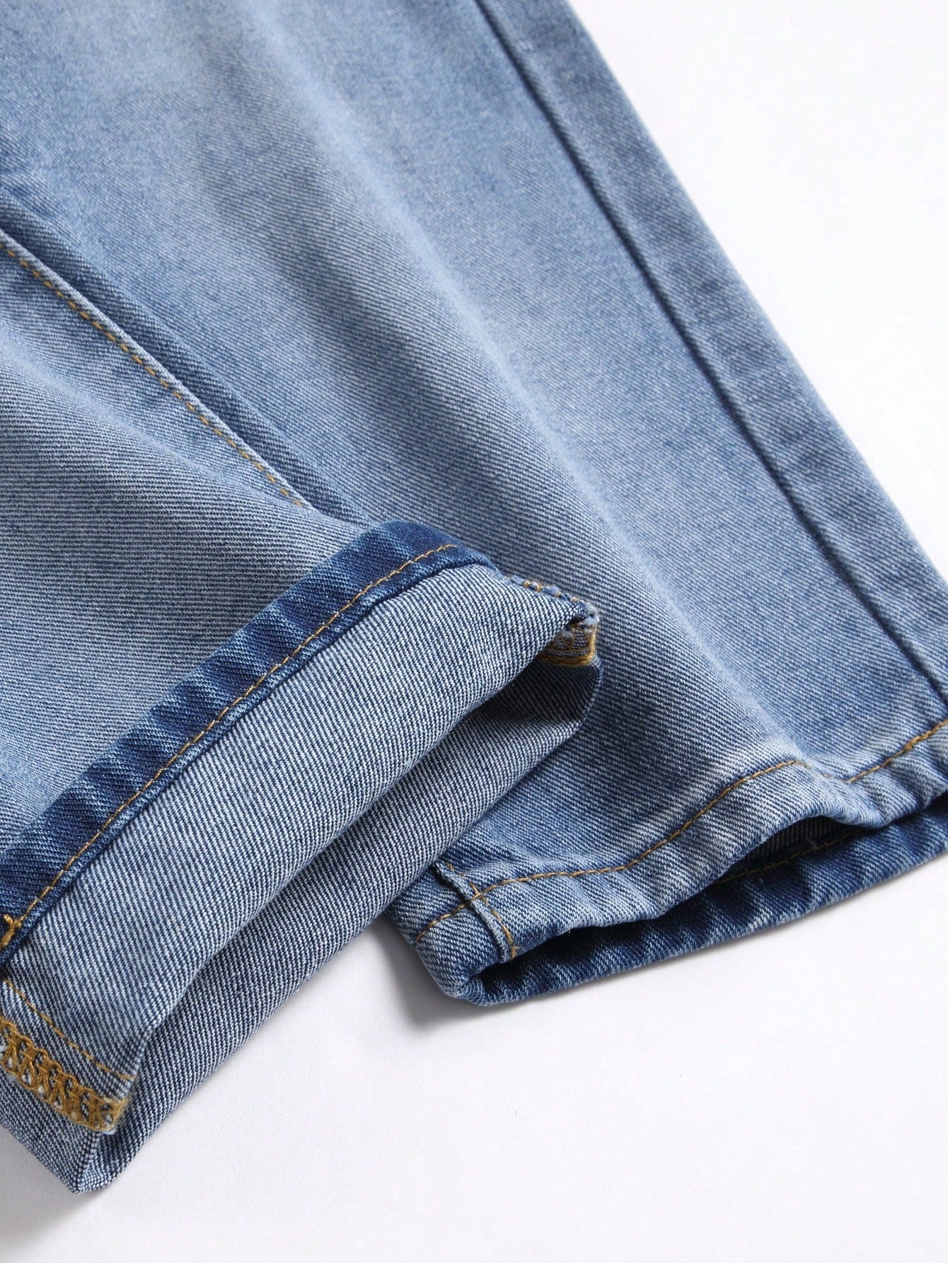 Men Ripped Frayed Bleach Wash Jeans