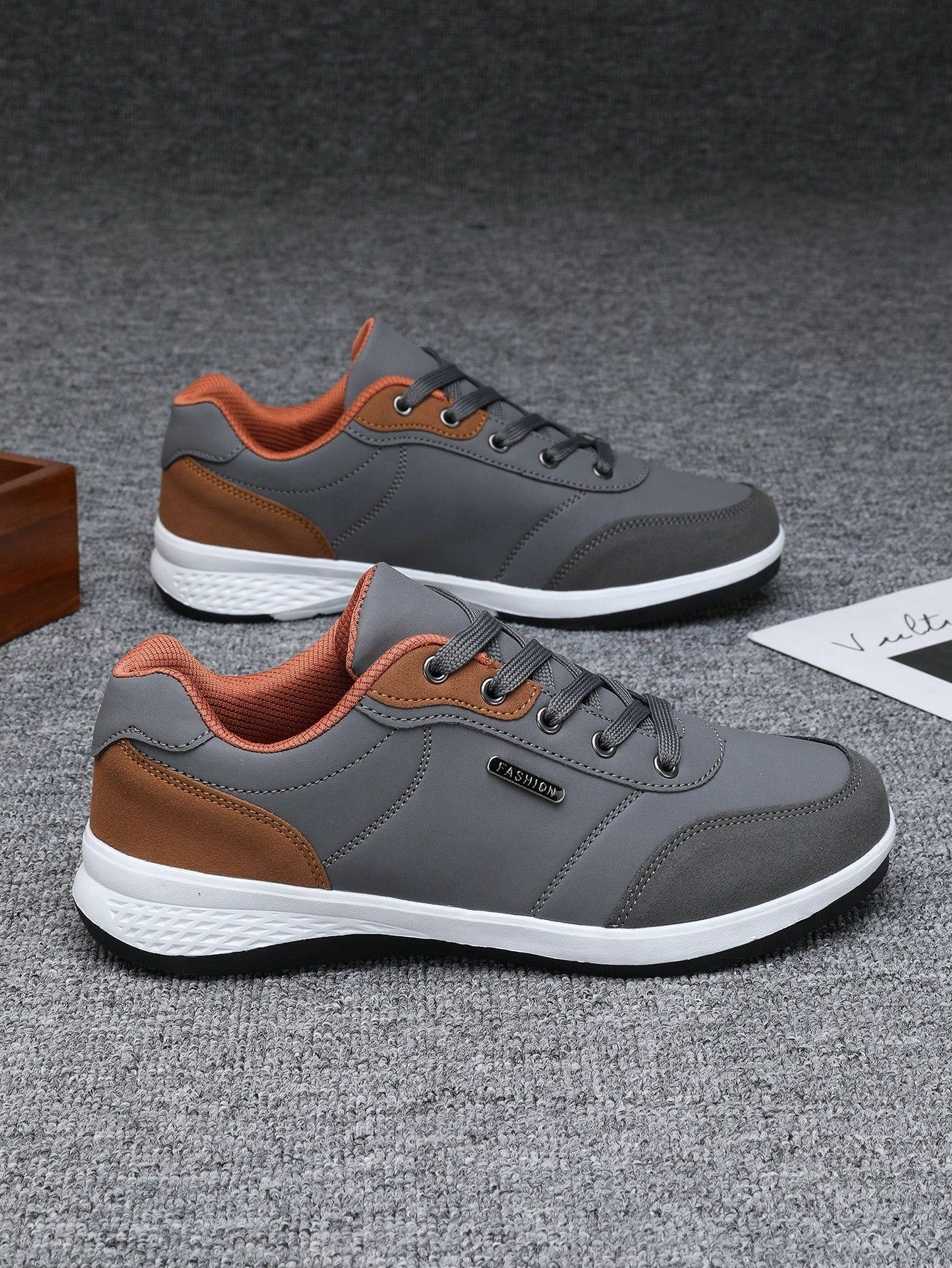 2024 Spring Summer Bestseller Men's Anti-Skid Wear-Resistant Fashionable Casual Sports Walking Shoes