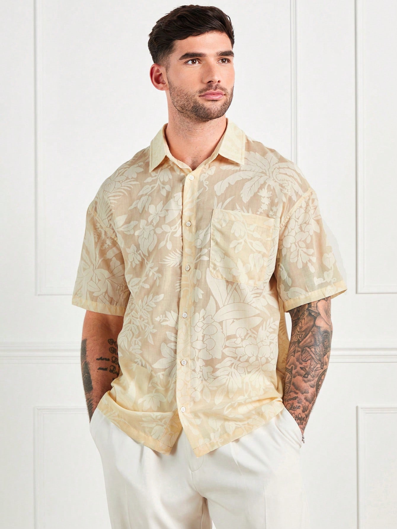 Forever 21 Men's Khaki Casual Floral Henley Collar Short-Sleeved T-Shirt