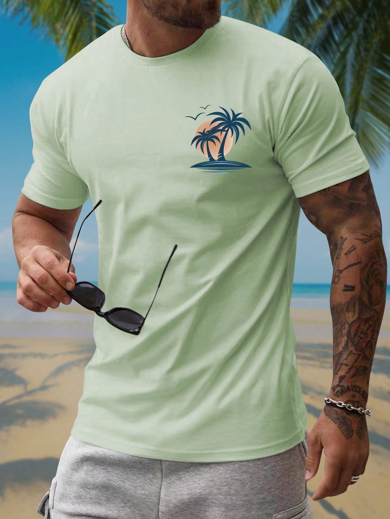 Manfinity RSRT Men's Coconut Tree Printed Short Sleeve T-Shirt