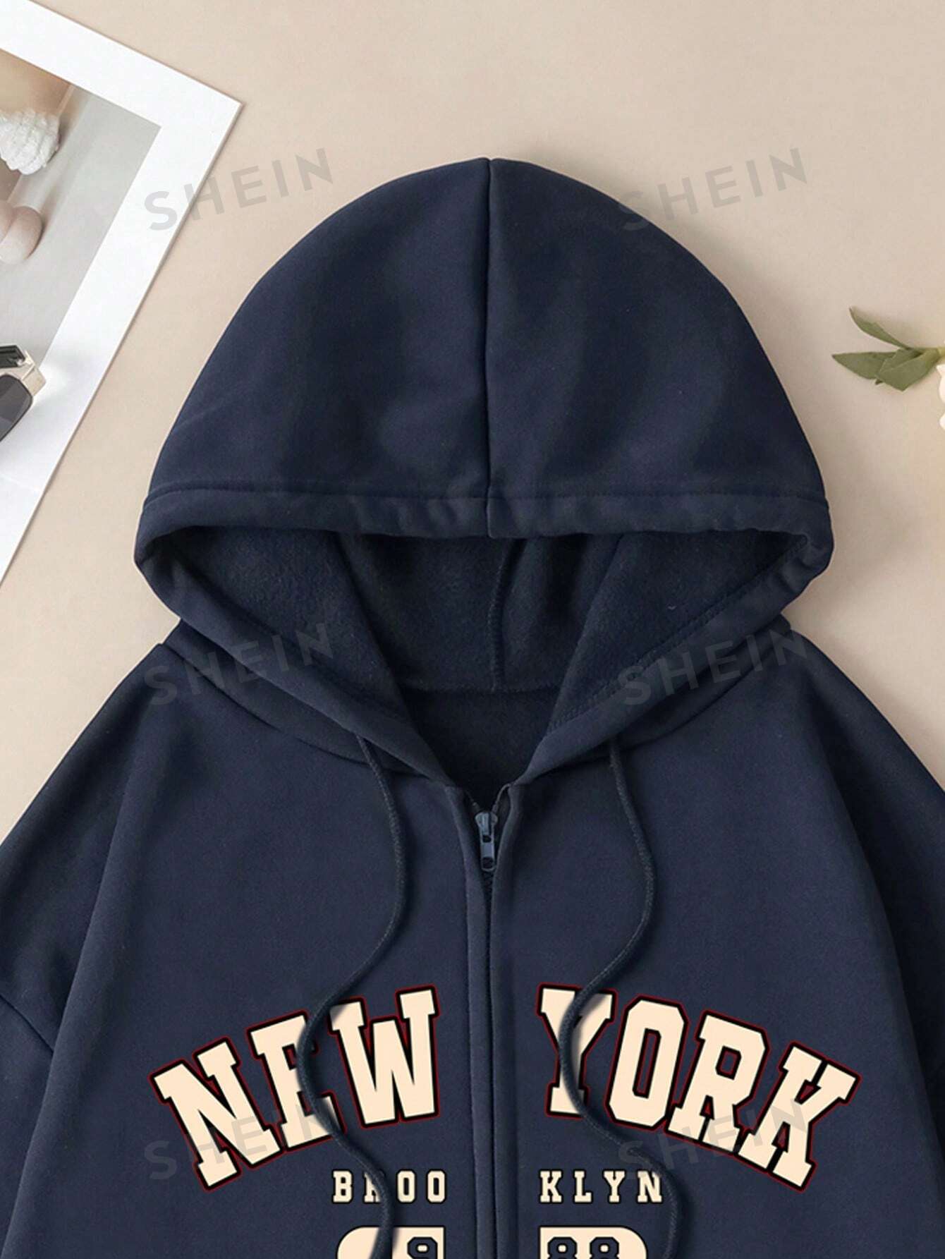 EZwear Loose Fit Letter Printed Hooded Drawstring Sweatshirt With Dropped Shoulder Design