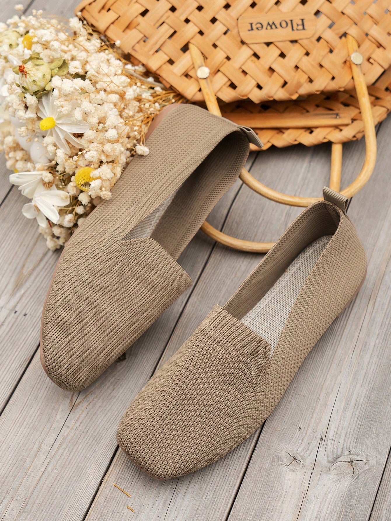 Fashionable Outdoor Breathable Round Toe Flat Shoes For Women