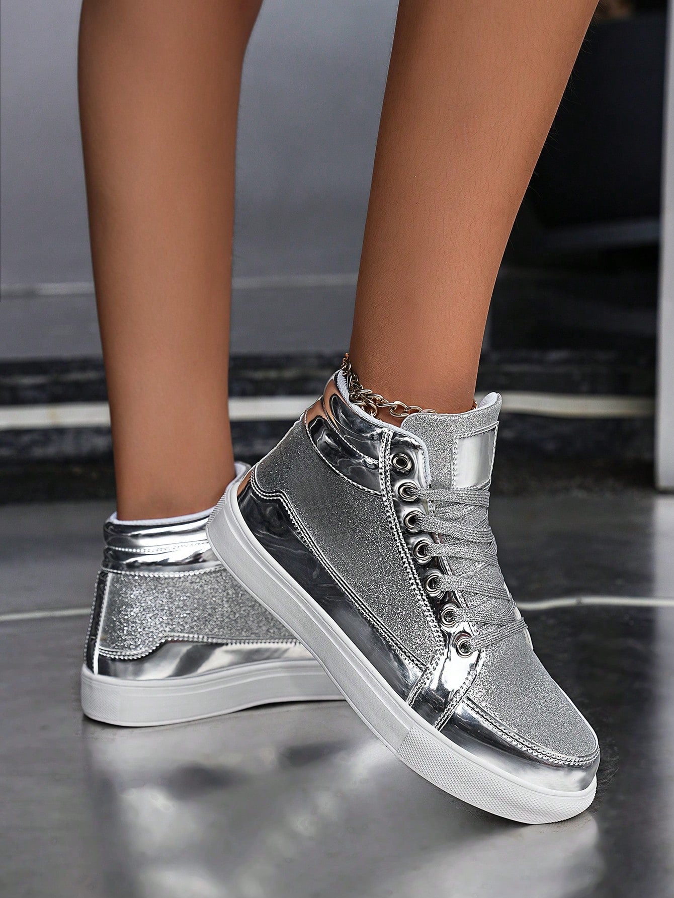 Unisex Metallic Glitter Casual Performance High Top Sneakers, Fashionable Front Strap, Personalized Trendy Shoes, Versatile Dance Shoes, Comfortable Couple Athletic Shoes