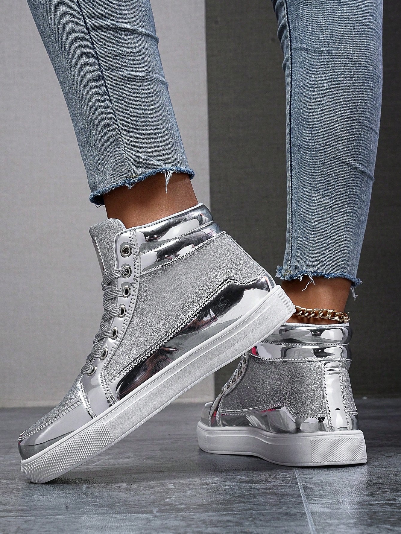 Unisex Metallic Glitter Casual Performance High Top Sneakers, Fashionable Front Strap, Personalized Trendy Shoes, Versatile Dance Shoes, Comfortable Couple Athletic Shoes