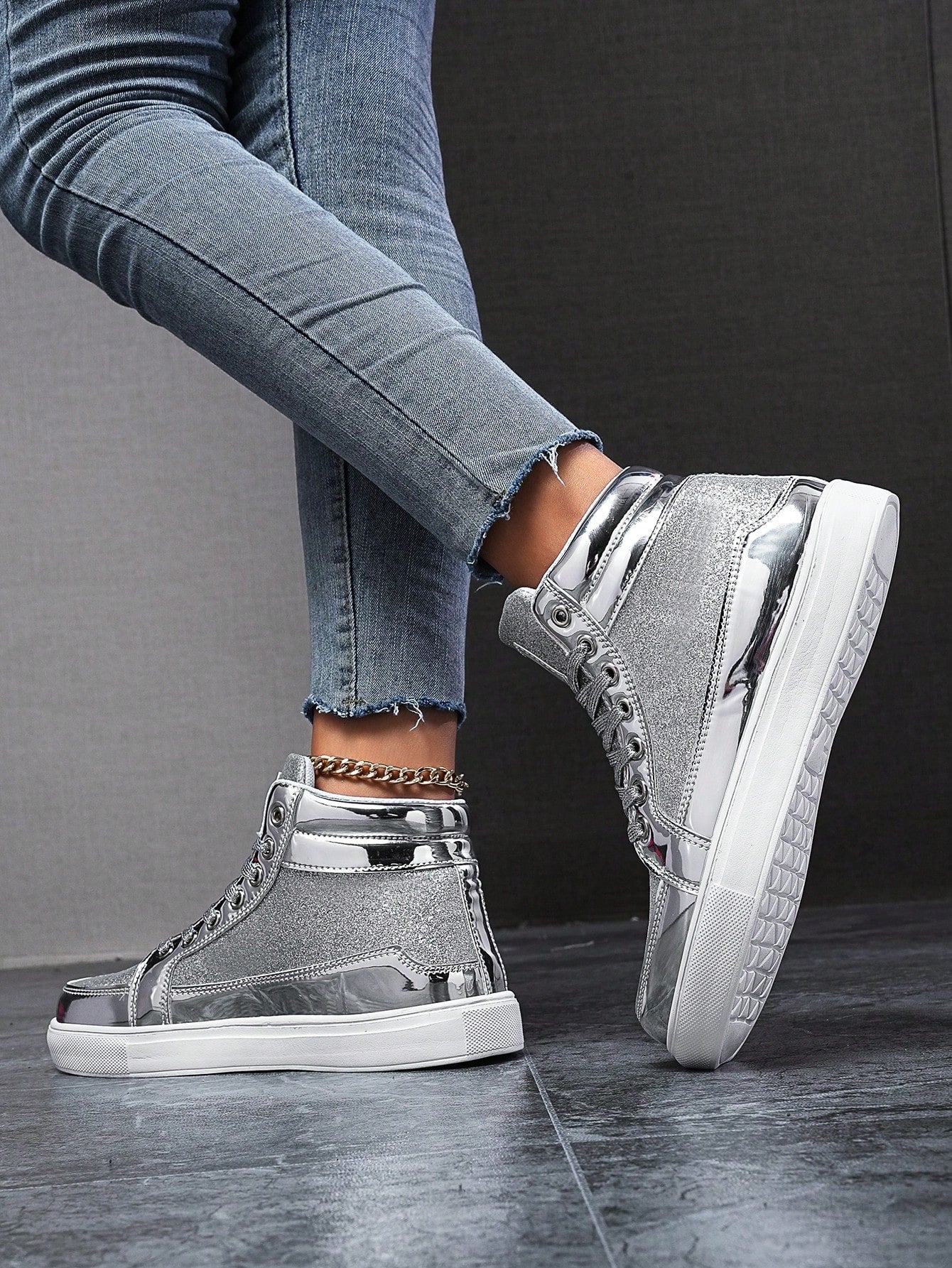 Unisex Metallic Glitter Casual Performance High Top Sneakers, Fashionable Front Strap, Personalized Trendy Shoes, Versatile Dance Shoes, Comfortable Couple Athletic Shoes