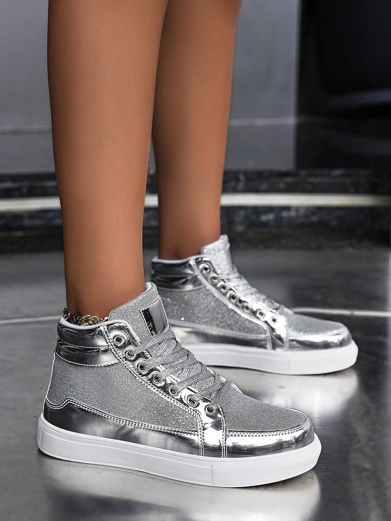 Unisex Metallic Glitter Casual Performance High Top Sneakers, Fashionable Front Strap, Personalized Trendy Shoes, Versatile Dance Shoes, Comfortable Couple Athletic Shoes