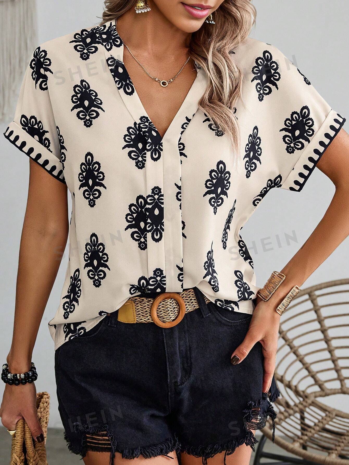 LUNE V-Neck Printed Short-Sleeved Shirt For Summer Vacations