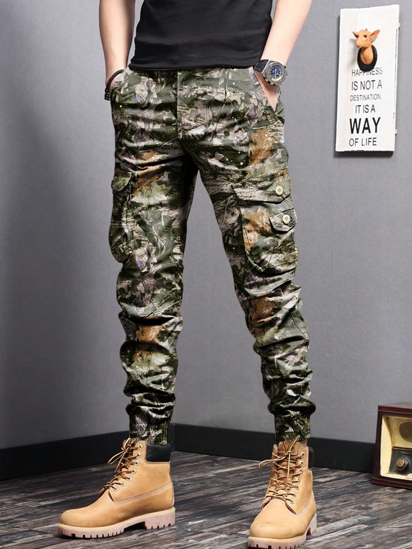 Manfinity EMRG Men's Leaf Printed Elastic Cuff Cargo Pants