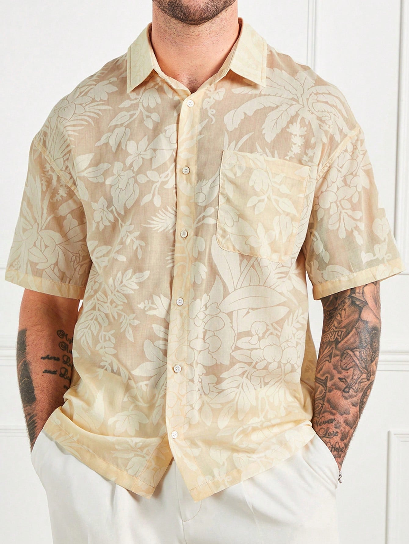 Forever 21 Men's Khaki Casual Floral Henley Collar Short-Sleeved T-Shirt