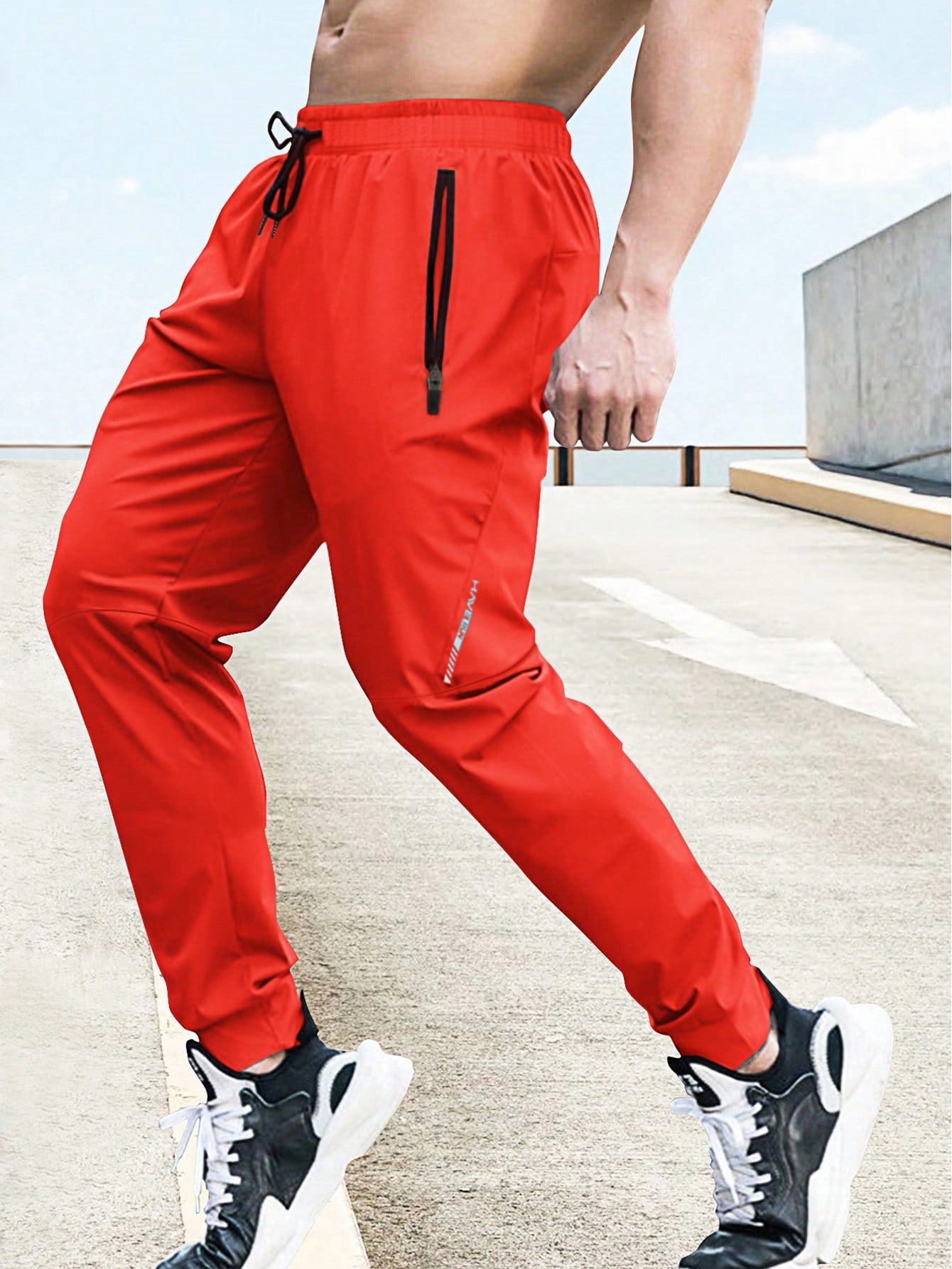 Manfinity Sport Corelite Boyfriend Style Men Drawstring Waist Zip Pocket Sports Pants