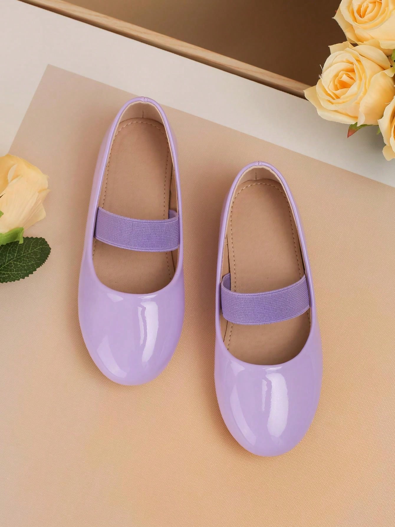 A Pair Of Fashionable Solid Color Mary Jane Shoes For Girls, Lightweight And Breathable Walking Shoes, Suitable For All Seasons