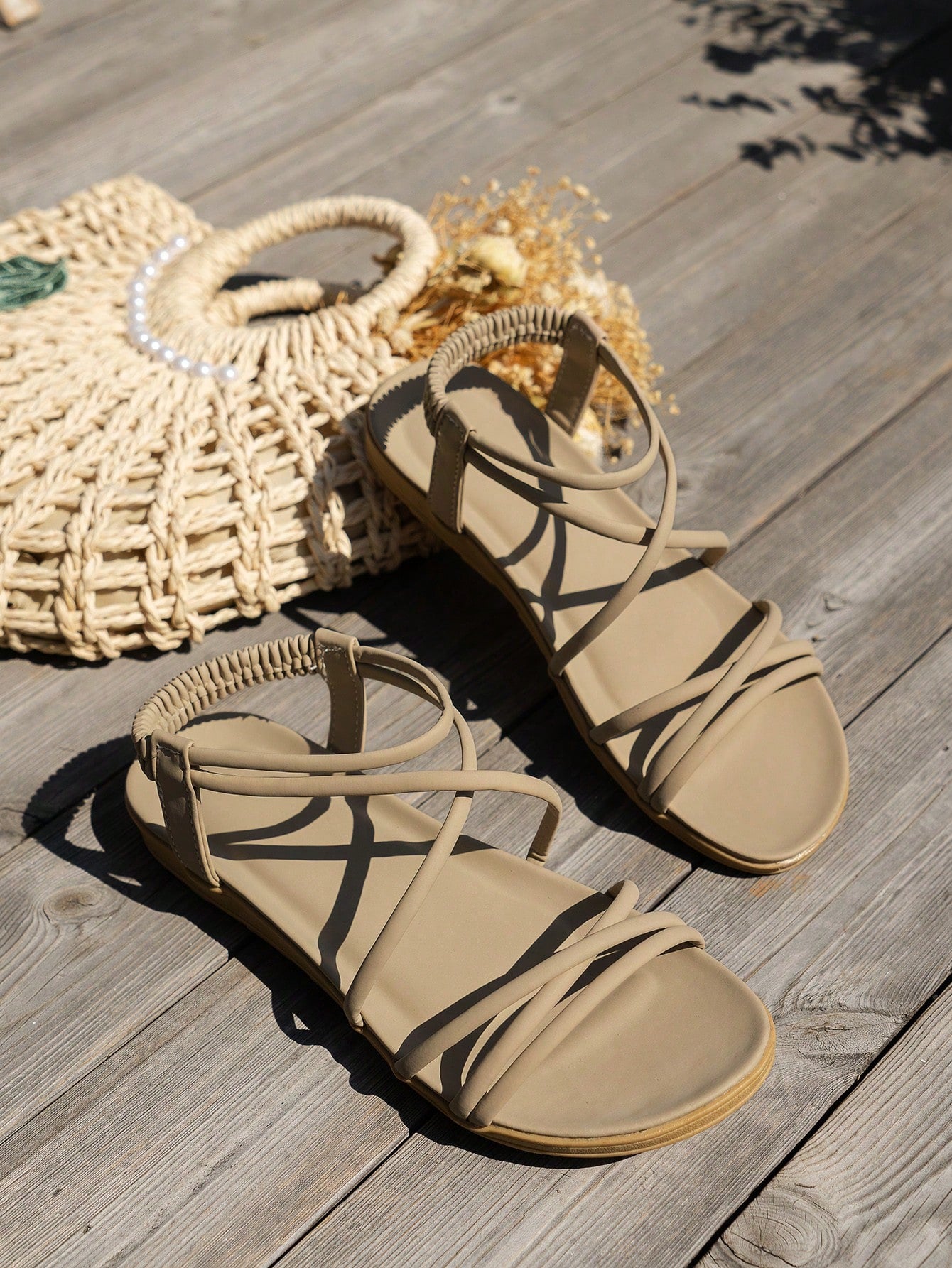 New Summer Women Elegant And Comfortable Large Size Flat Sandals With Straps For Vacation In Khaki