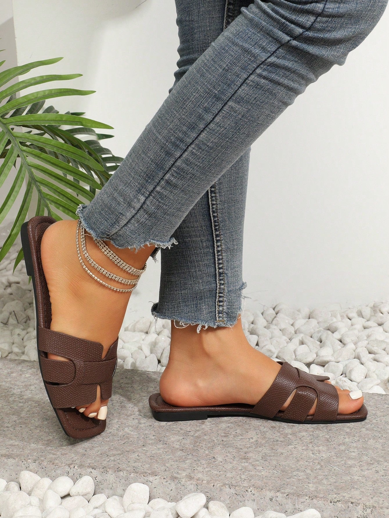 2024 Women's Summer New Leather Square Toe Flat Sandals Plus Size Casual Slippers