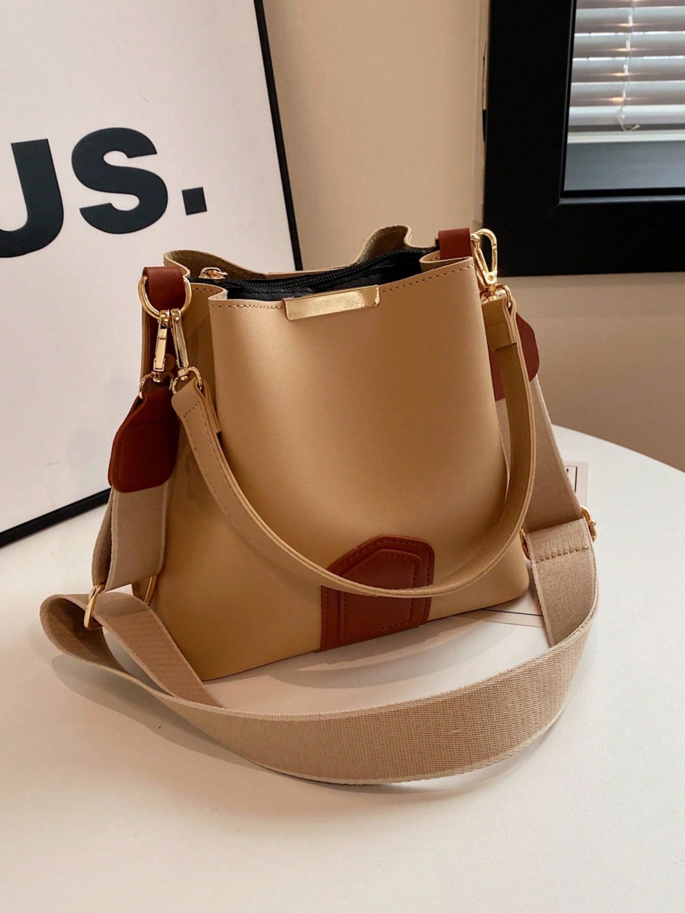 New Fashion Niche, Western-Style, Casual, Versatile Bucket Bag, Retro Classic, High-End Texture, Wide Shoulder Strap, Women's Bag, Single Shoulder Crossbody, Handheld, Work, Commuting, Date, Shopping, Urban Exquisite Daily Bag