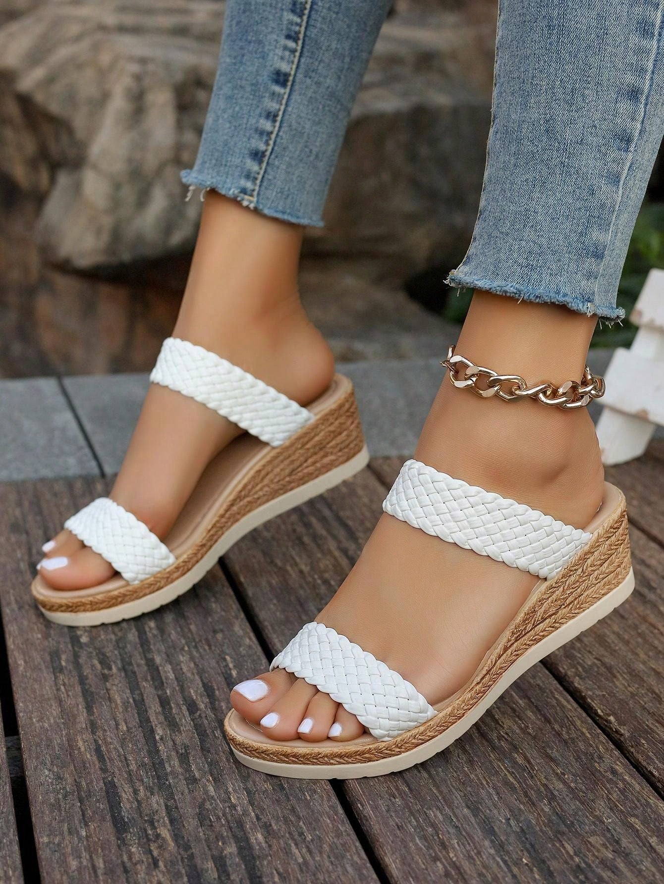 2024 New Arrival Women's White Wedge Sandals, Waterproof Platform Fashionable Slipper For Outdoor Activities, Open Toe Thick Heel Beach Shoes With Ankle Strap, Flat Sole