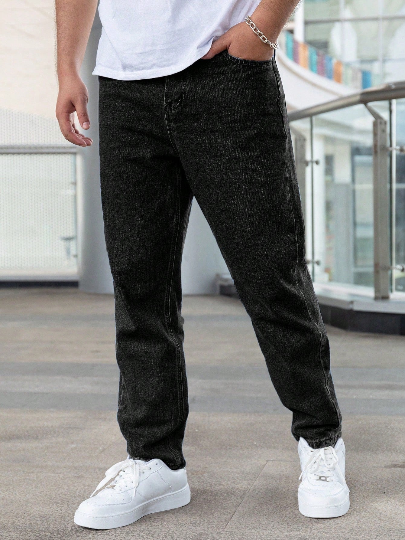 Men's Casual Loose Fit Straight Leg Jeans With Pockets