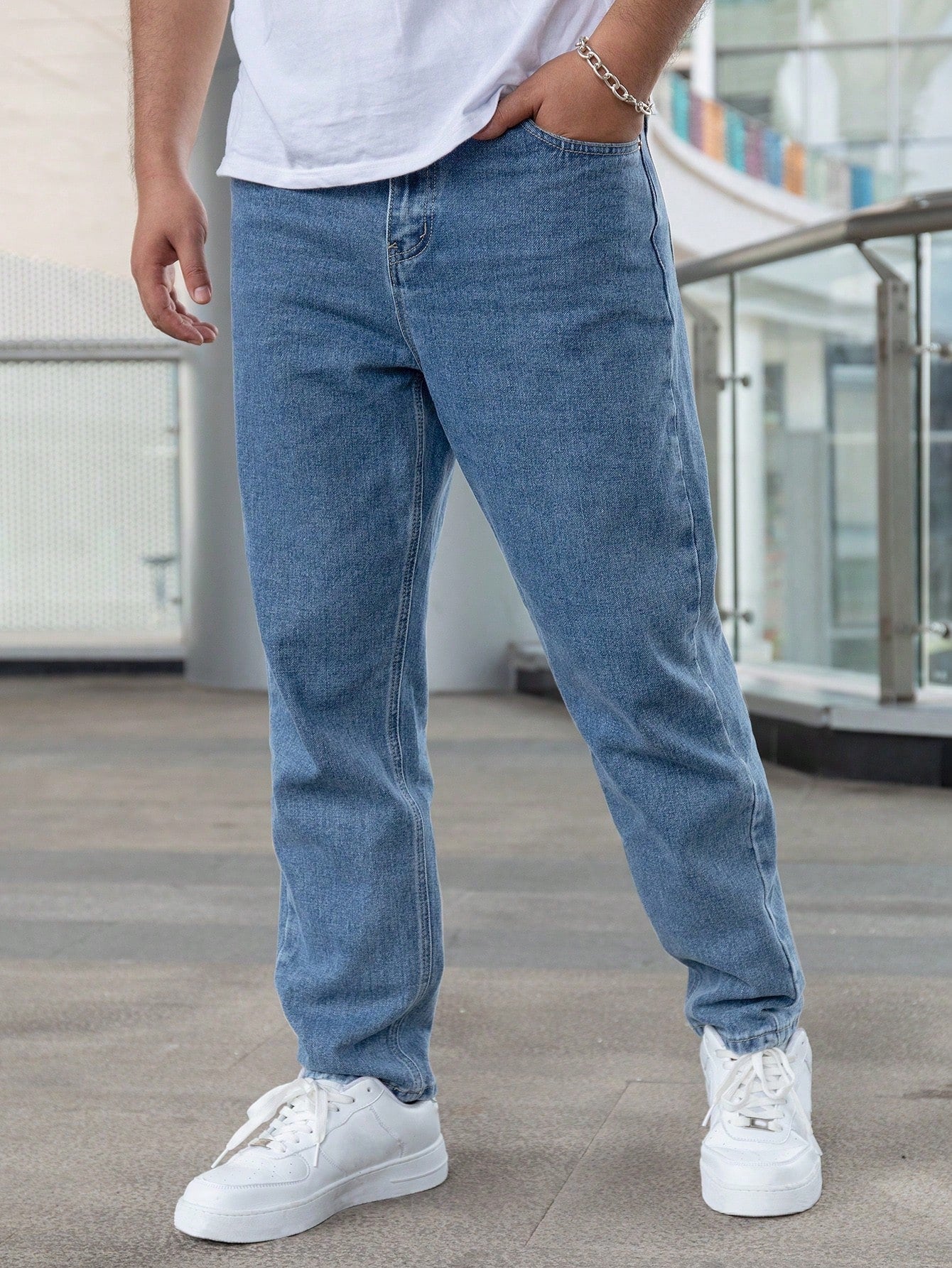 Men's Casual Loose Fit Straight Leg Jeans With Pockets