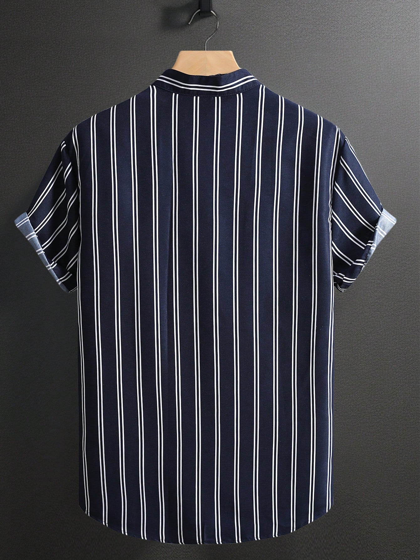 Manfinity Homme Men's Summer Striped Short Sleeve Casual Shirt, Button Up Graphic Stripe Blue Shirt