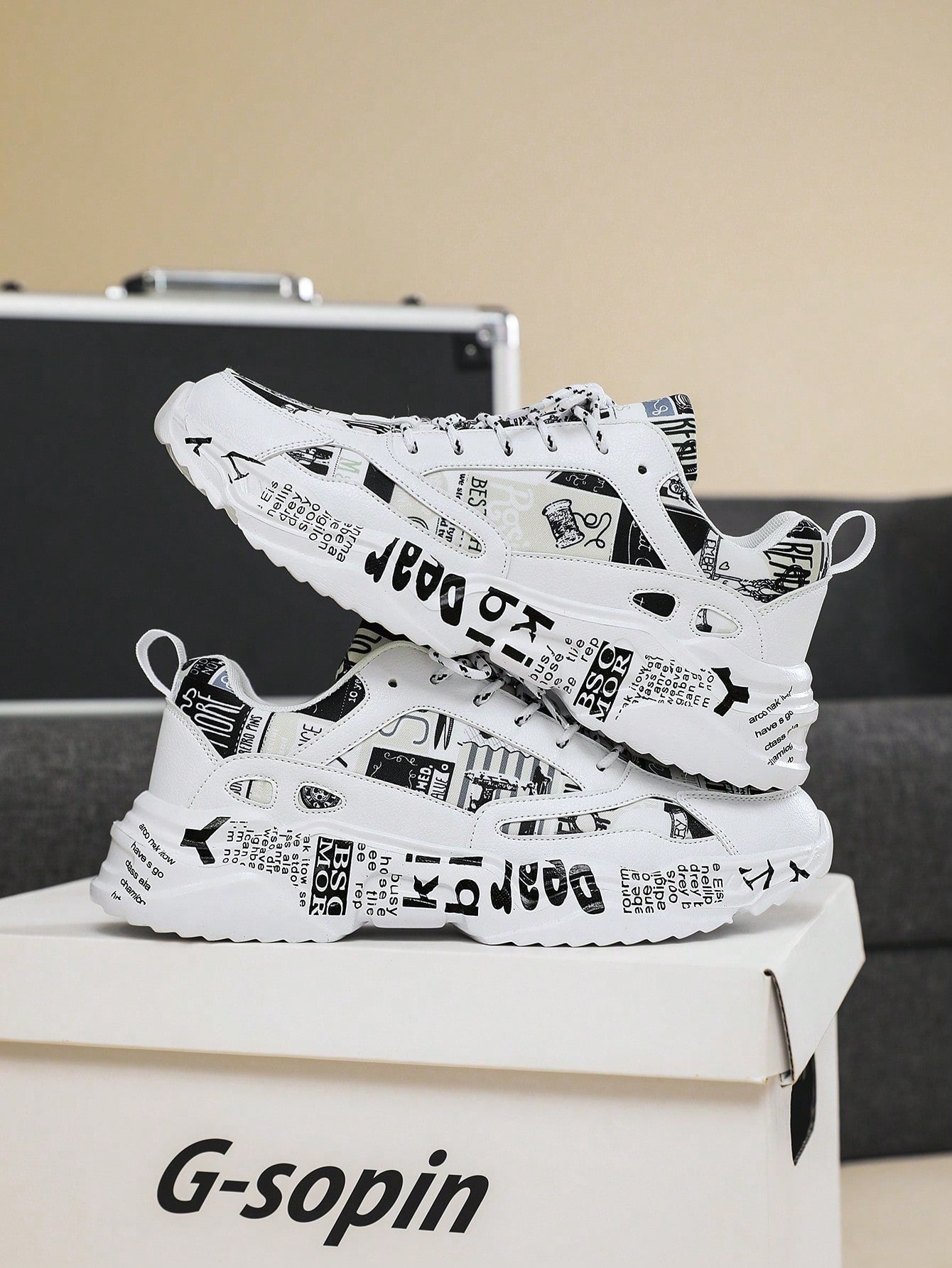 Men Letter Graphic Lace-Up Front Chunky Sneakers, Sport Outdoor Sneakers