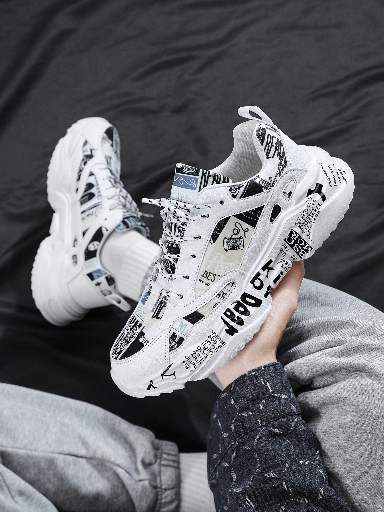 Men Letter Graphic Lace-Up Front Chunky Sneakers, Sport Outdoor Sneakers