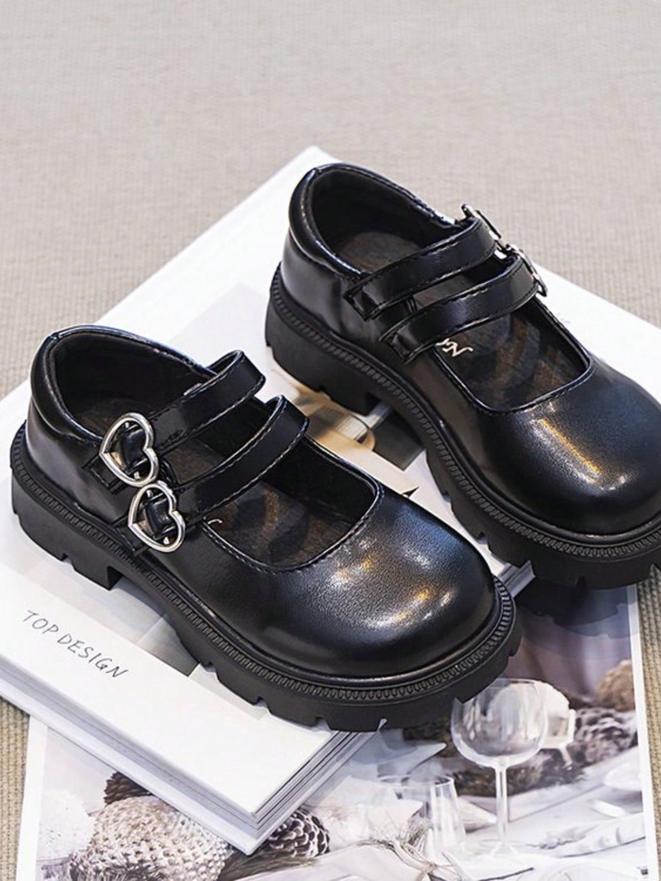 Girls' Black Leather Shoes All Seasons Thick Sole British Style Princess Shoes For Performance, School, And Events, Big Kids