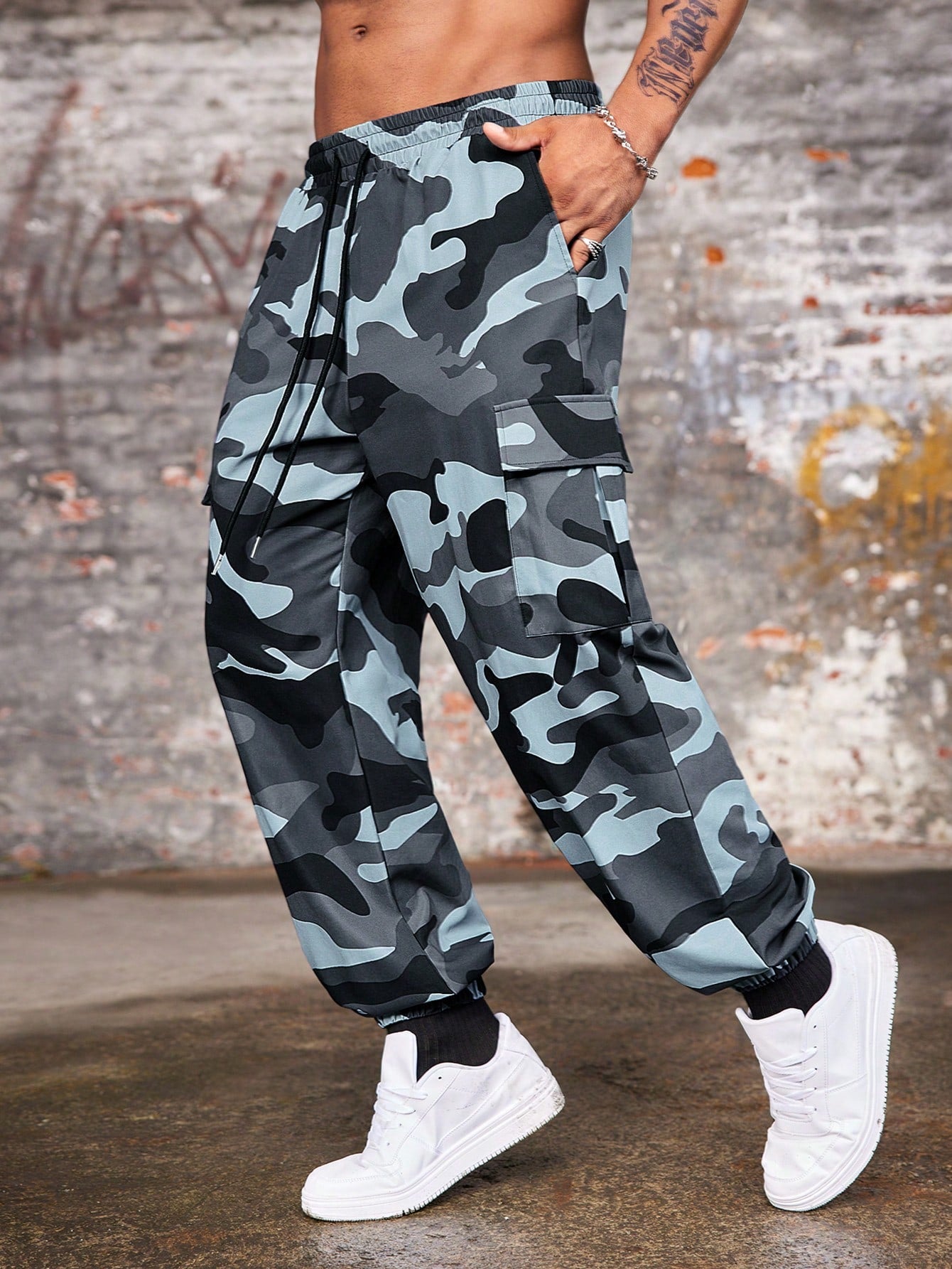 Manfinity Roughcore Plus Size Men's Camo Print Pocket Pants