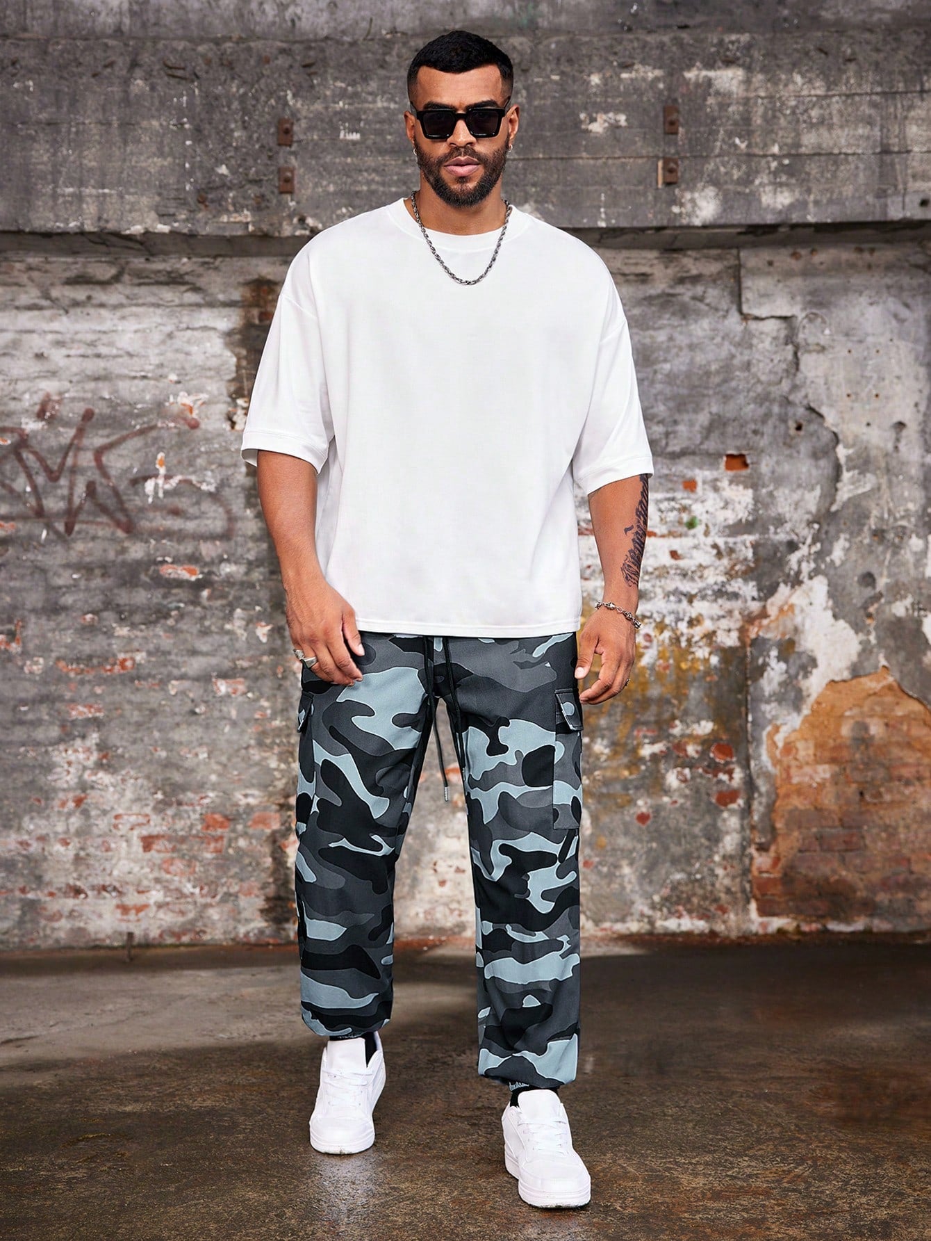 Manfinity Roughcore Plus Size Men's Camo Print Pocket Pants