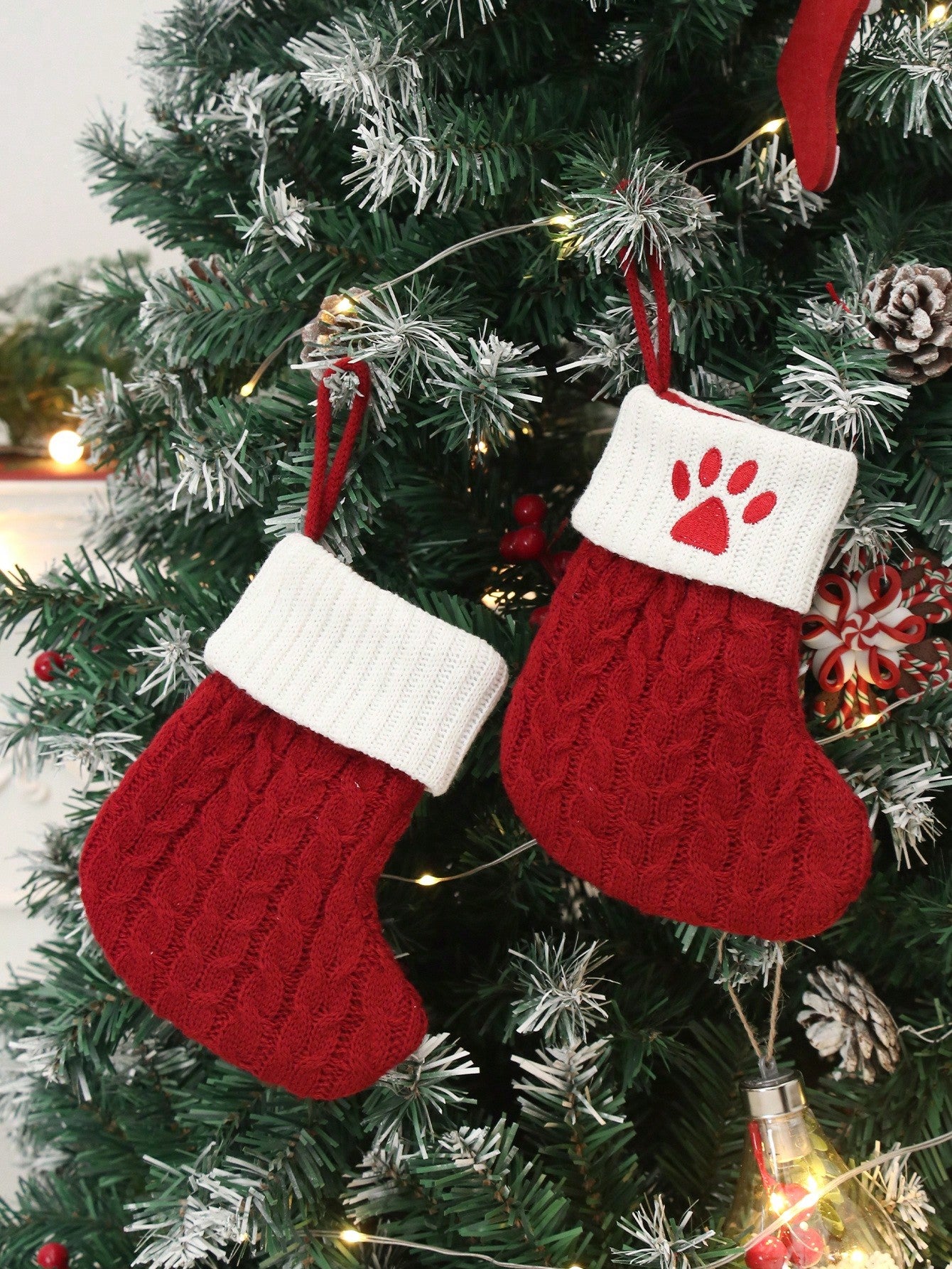 1pc 5.5*7.1inch Red Christmas Stockings With Claw Pattern On It, Christmas Decorations For Family Holiday Home Room Christmas Party Christmas Tree Decorations, Christmas Gift Wrapping Supplies, Xmas Hanging Ornaments,Christmas